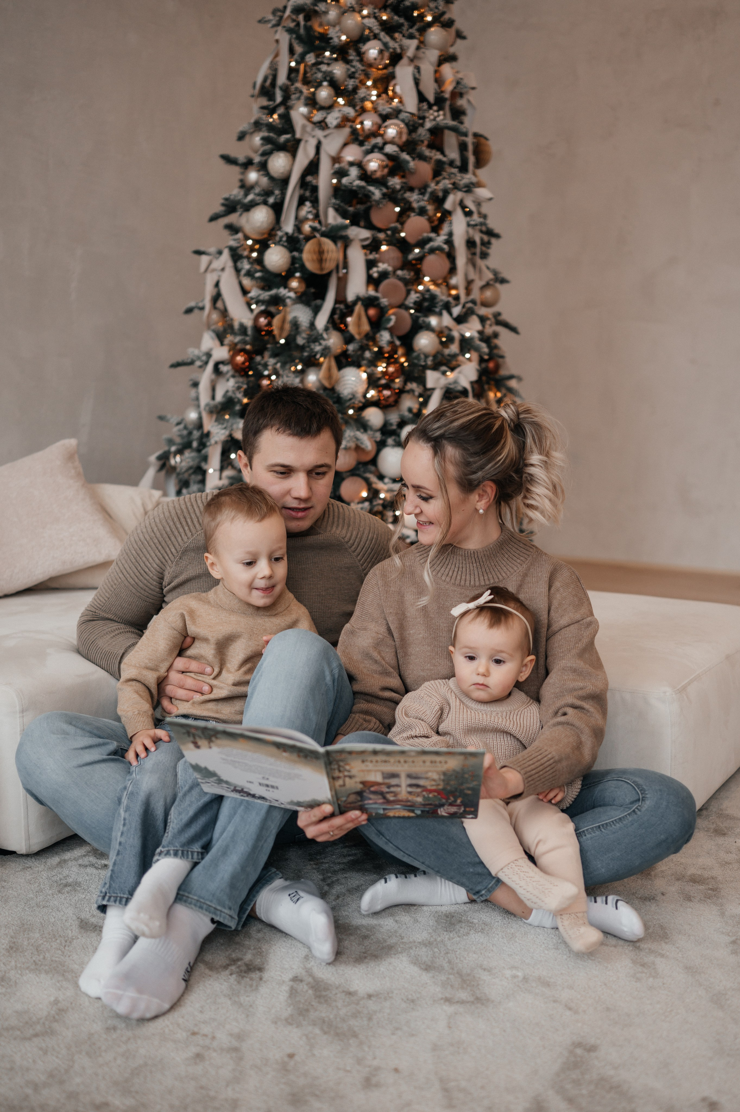 Семейная фотосессия в зале фуджи. Фотограф Москва Екатерина Постникова Индивидуальные и семейные съемки