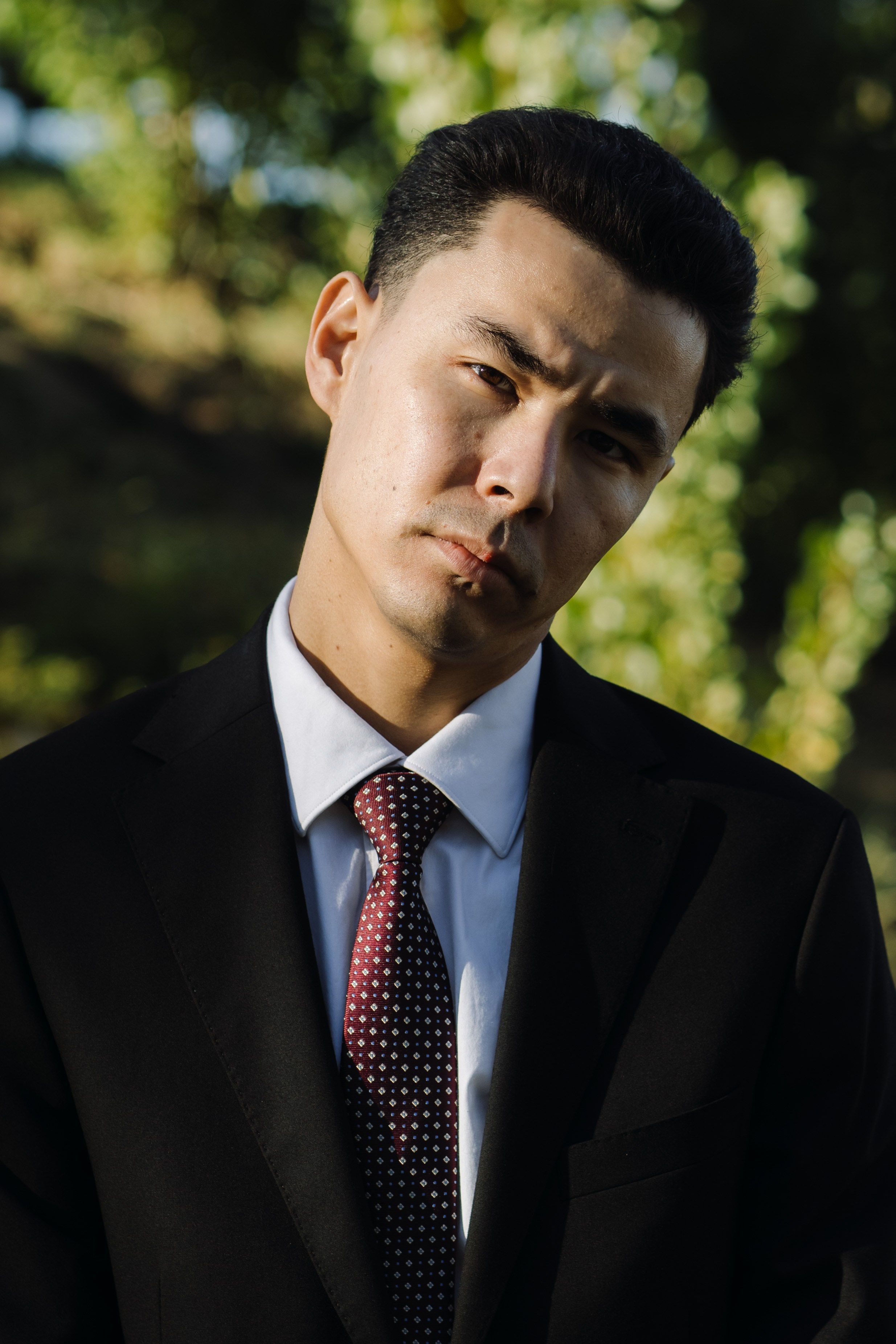 В зеленом саду. Shakhmanoff.kz