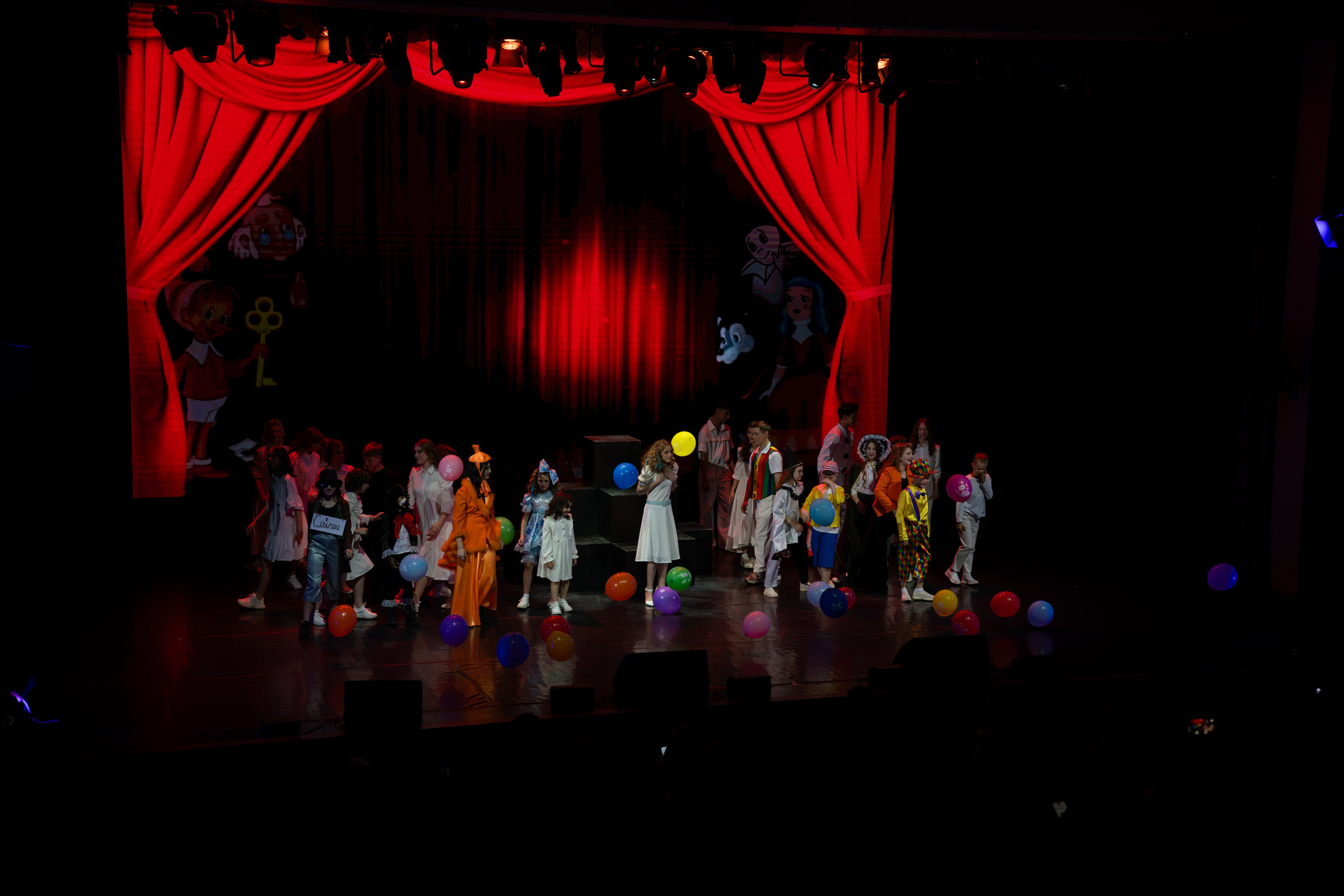 Съёмка благотворительного спектакля «Новая история деревянного мальчика». «Студия DRONAVT`s» — видеосъёмка и фотография г. Москва