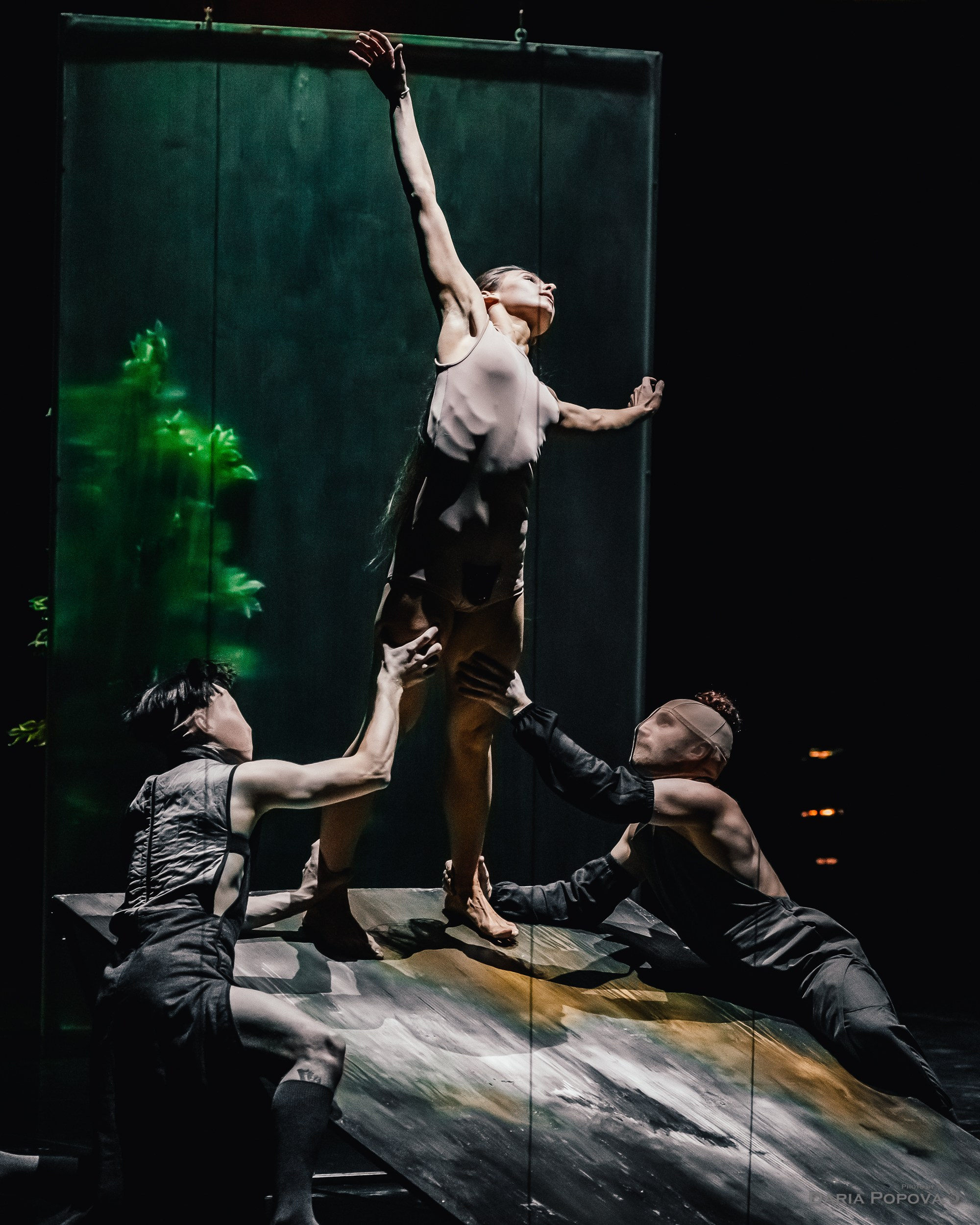 Спектакль «Свадебка». Художник по свету Максим Сергачев