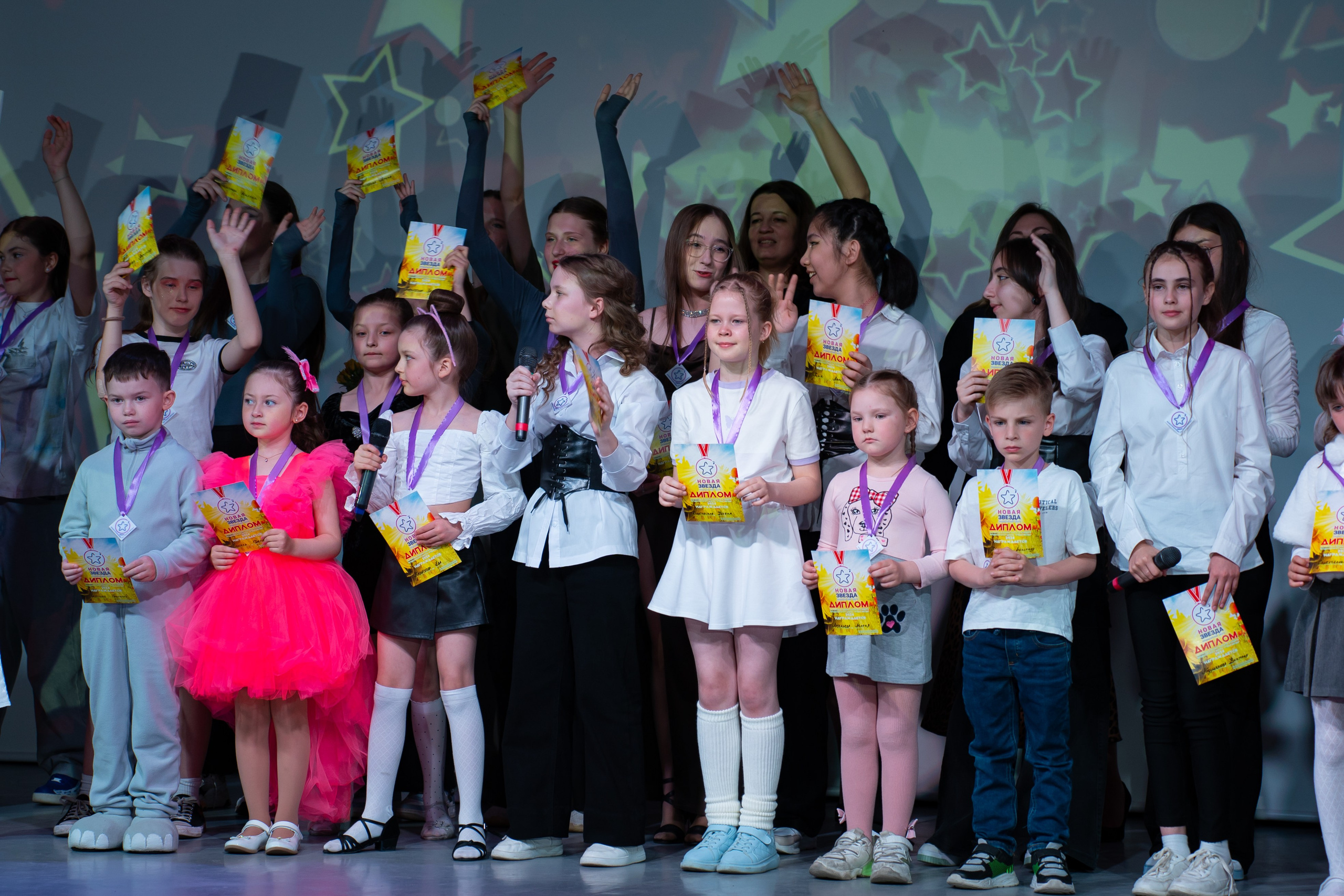 Отчетный концерт продюсерского центра «Новая Звезда». Фото / Видеосъемка в Москве