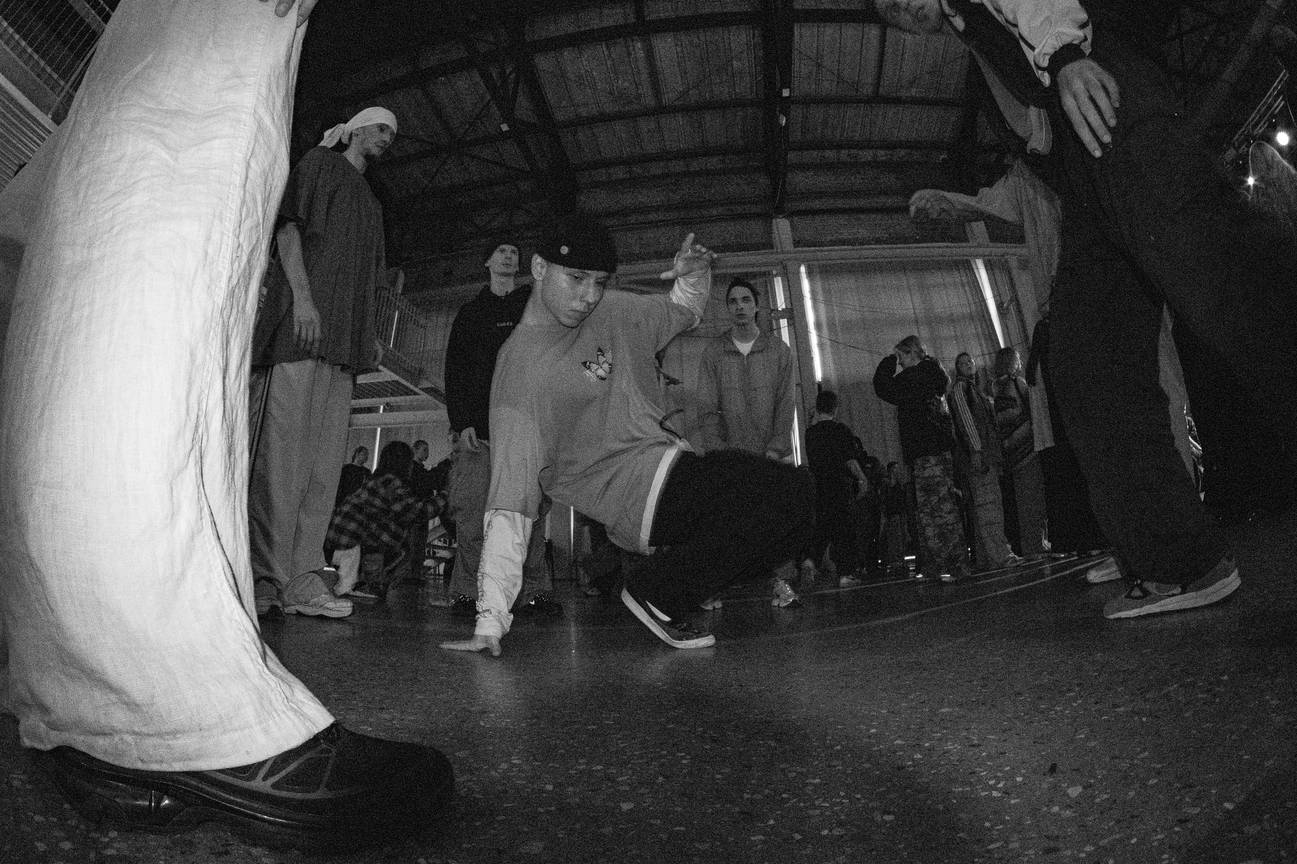 LORDS OF THE UNDERGROUND 27/10/25 (@youlovebu). Соня бу тебя сфоткала