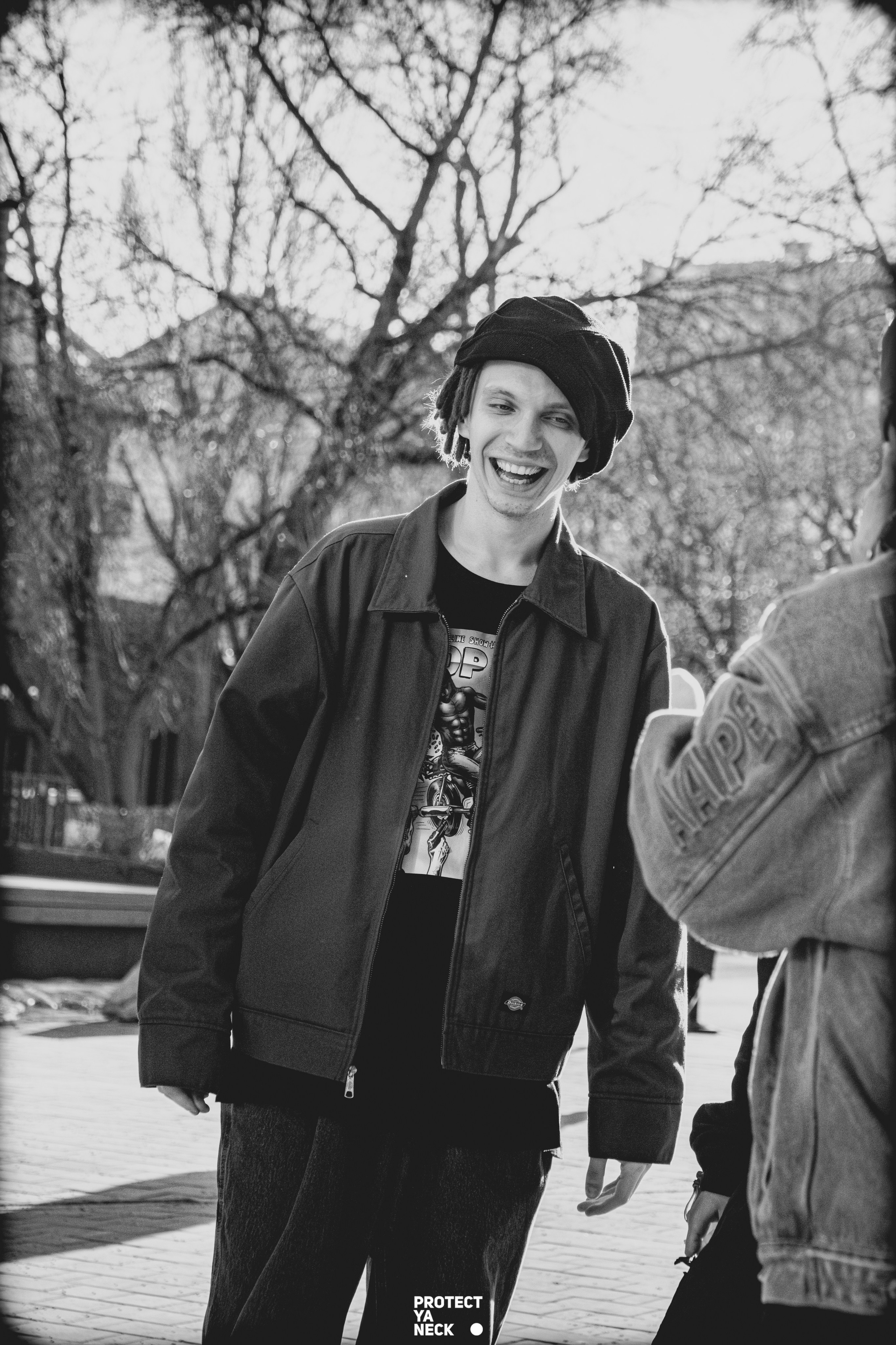 PROTECT YA NECK 22/03 (@youlovebu). Соня бу тебя сфоткала