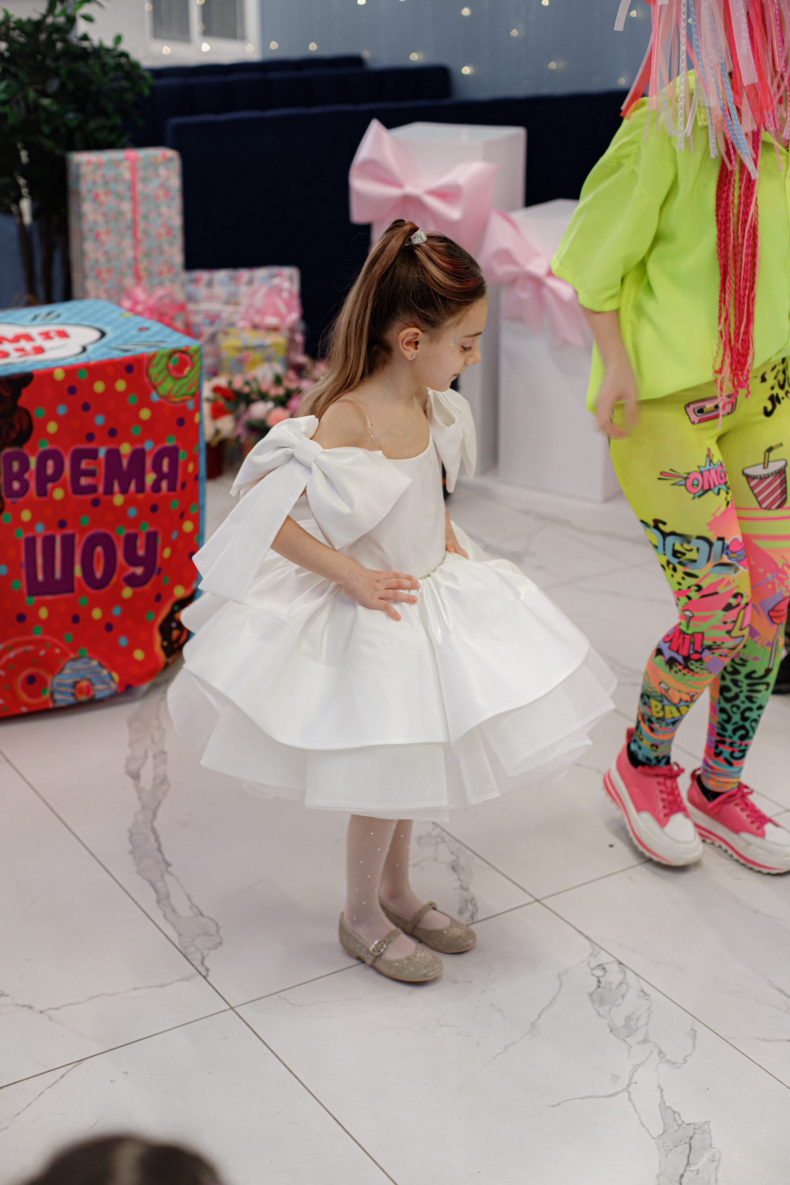 ASIA'S BIRTHDAY PARTY. Photokarish