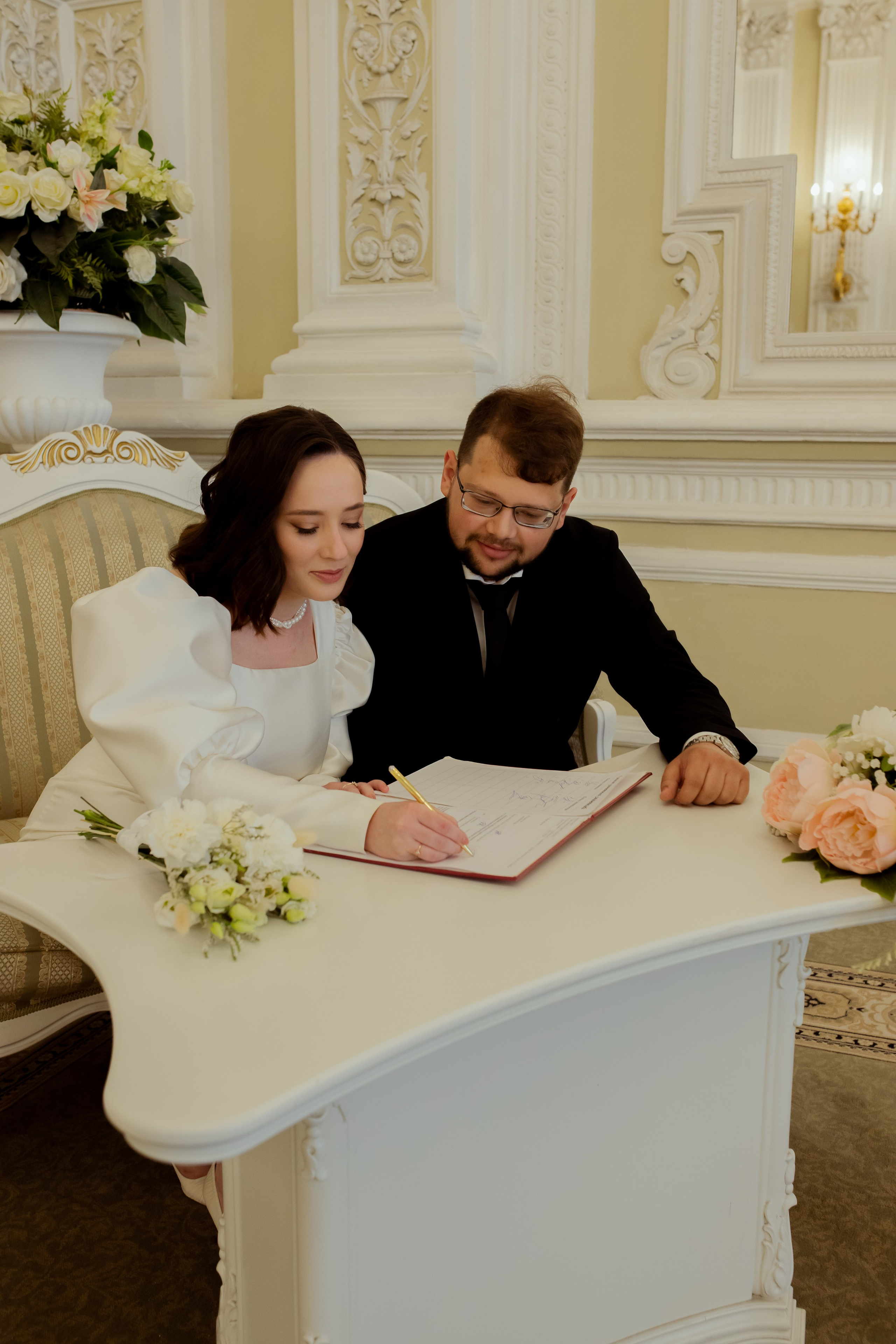 Свадебная фотосессия в первом дворце бракосочетания. Свадебный фотограф в Санкт-Петербурге Анна Суровцева