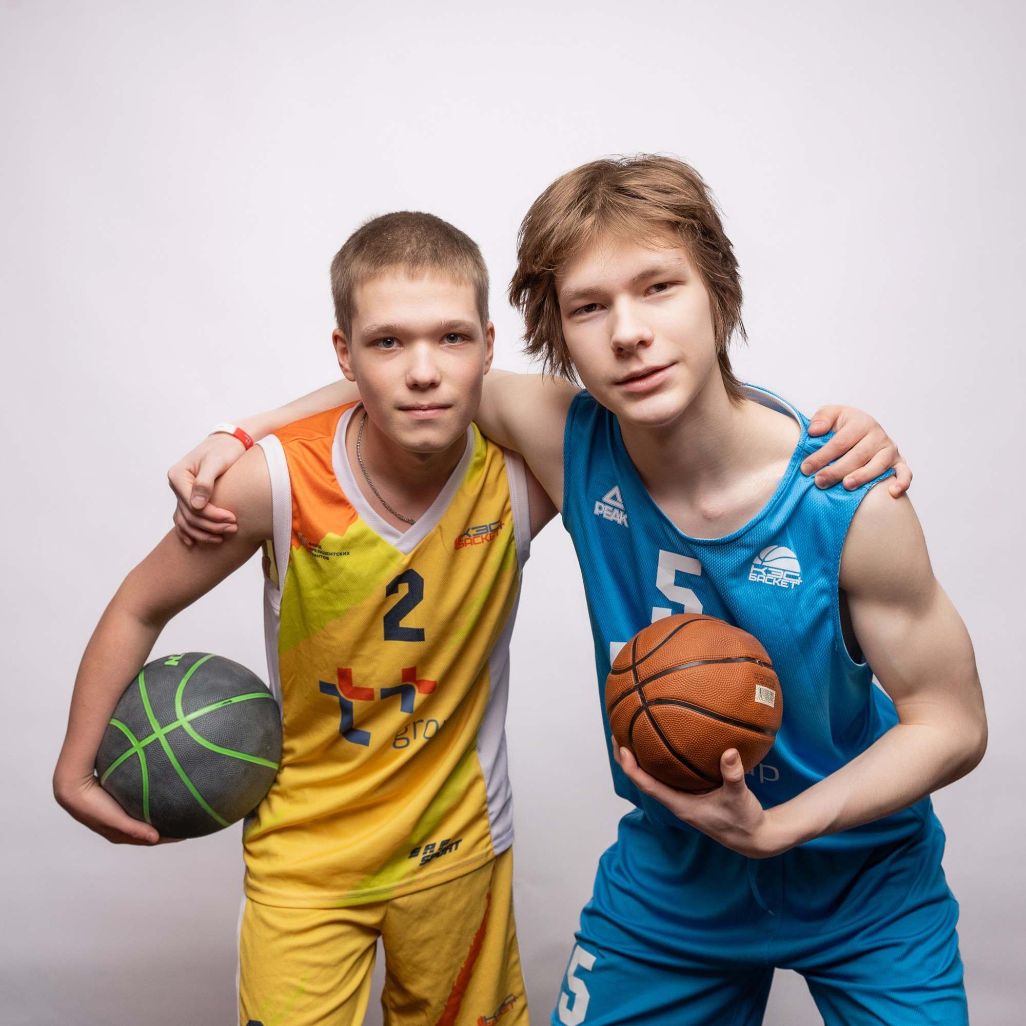 Старшая школа. Современный выпускной альбом