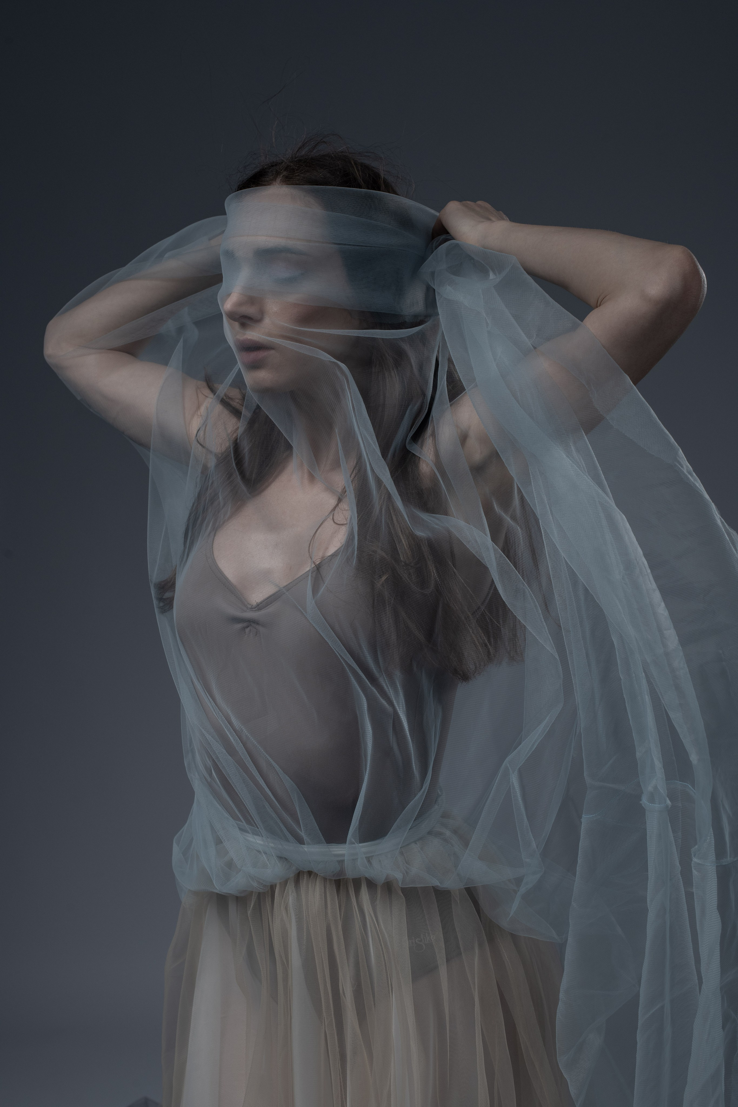 Gray sky dancer. Portrait photographer in Minsk Slava Potalakh