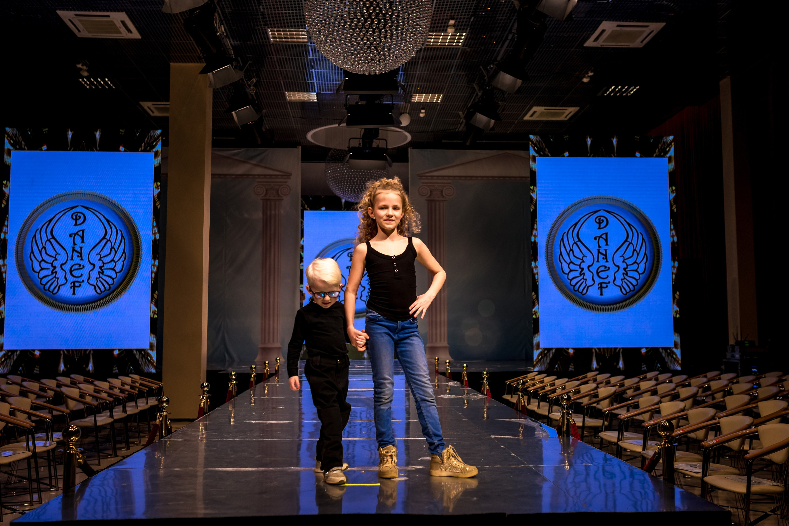 Показ Итальянской моды в России весна 2022. Женский фотограф Крещение Венчание Москва Брянск