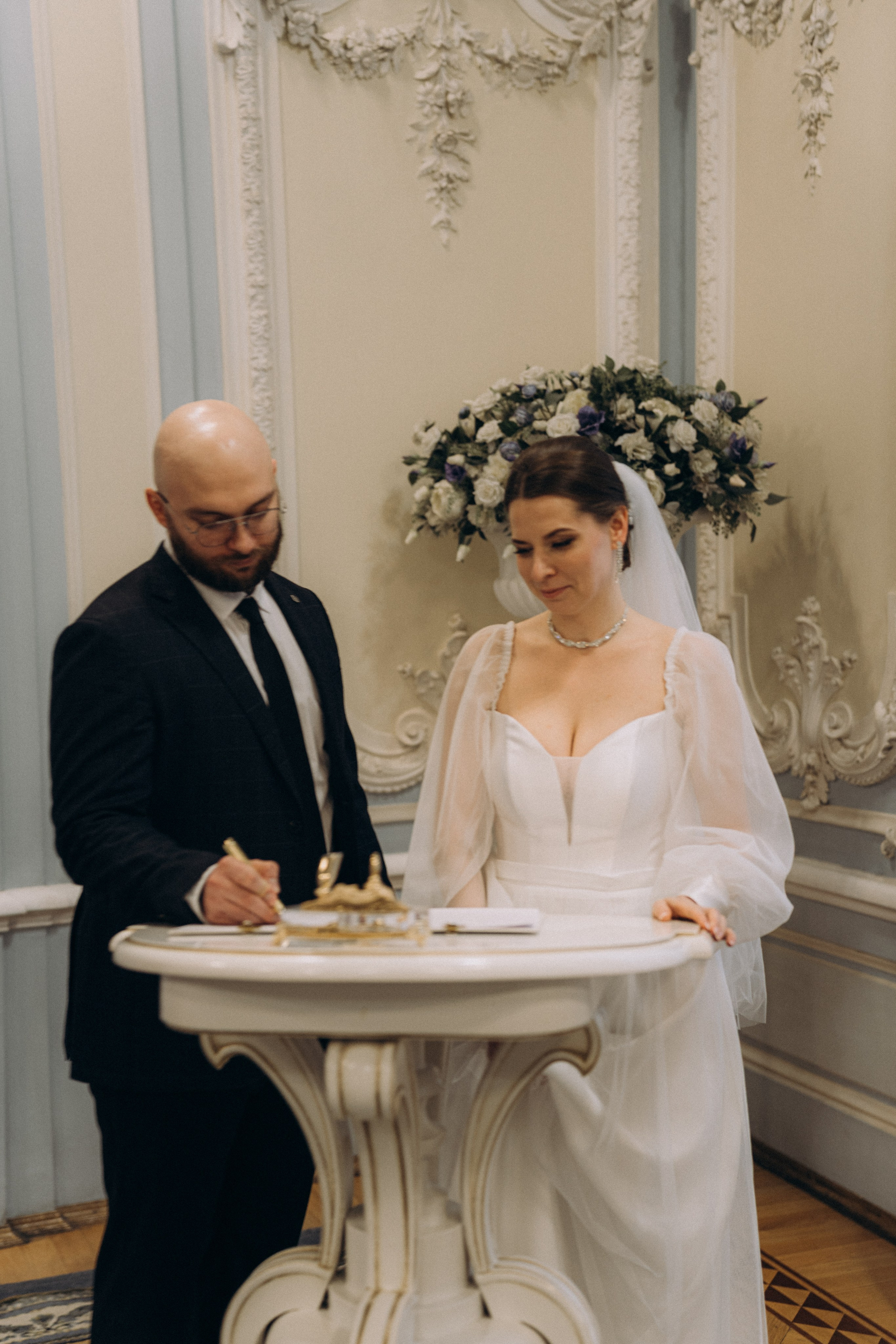 СВАДЕБНАЯ СЬЕМКА ВО ВТОРОМ ДВОРЦЕ (ДЕКАБРЬ) ТАКЖЕ СЬЕМКА В СТУДИИ НА ЧЕРНЫШЕВСКОЙ. Профессиональный фотограф, Санкт-Петербург — Виктория Богомолова