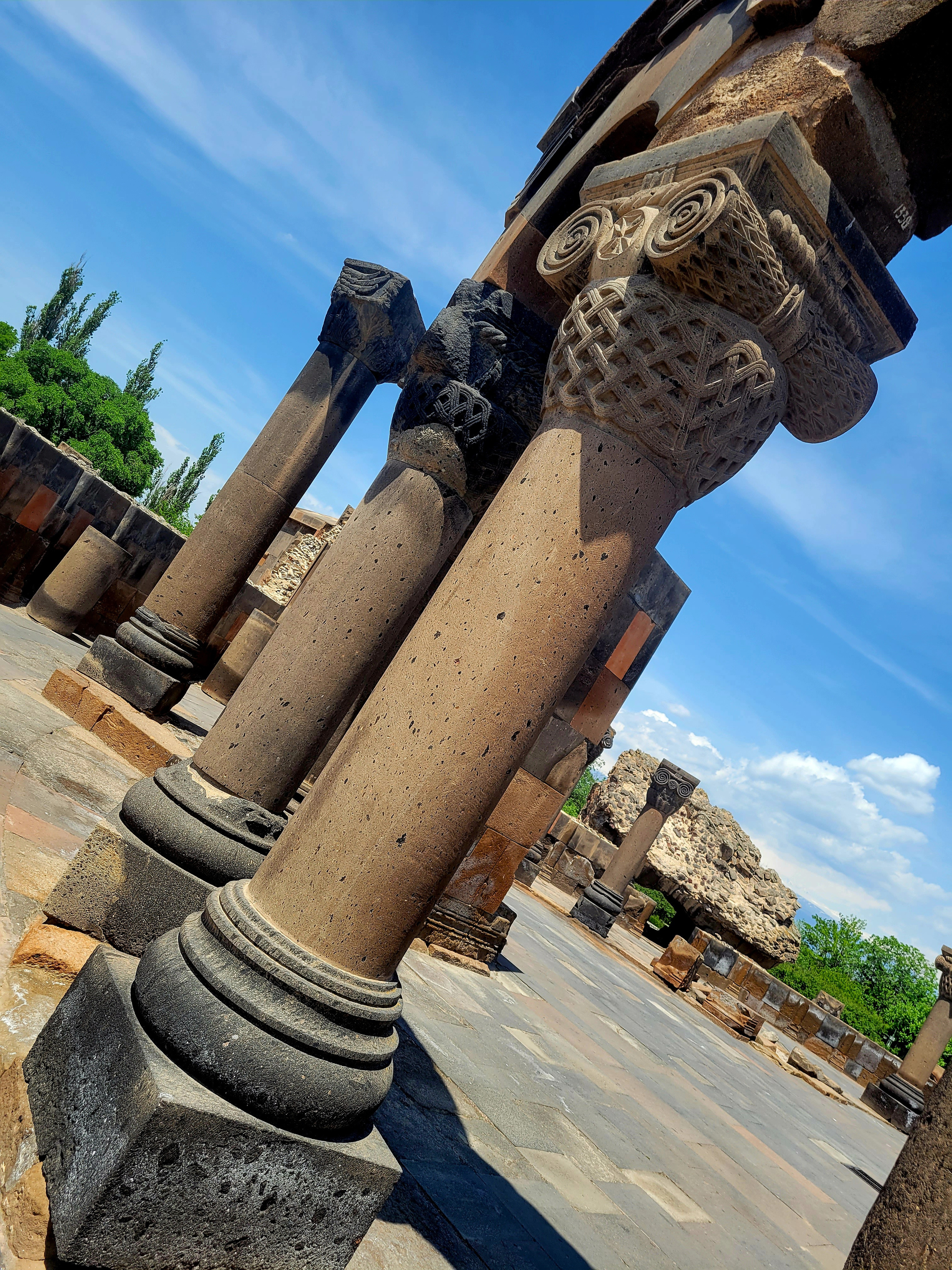 В начале XX в. занялись его раскопками и реконструкцией