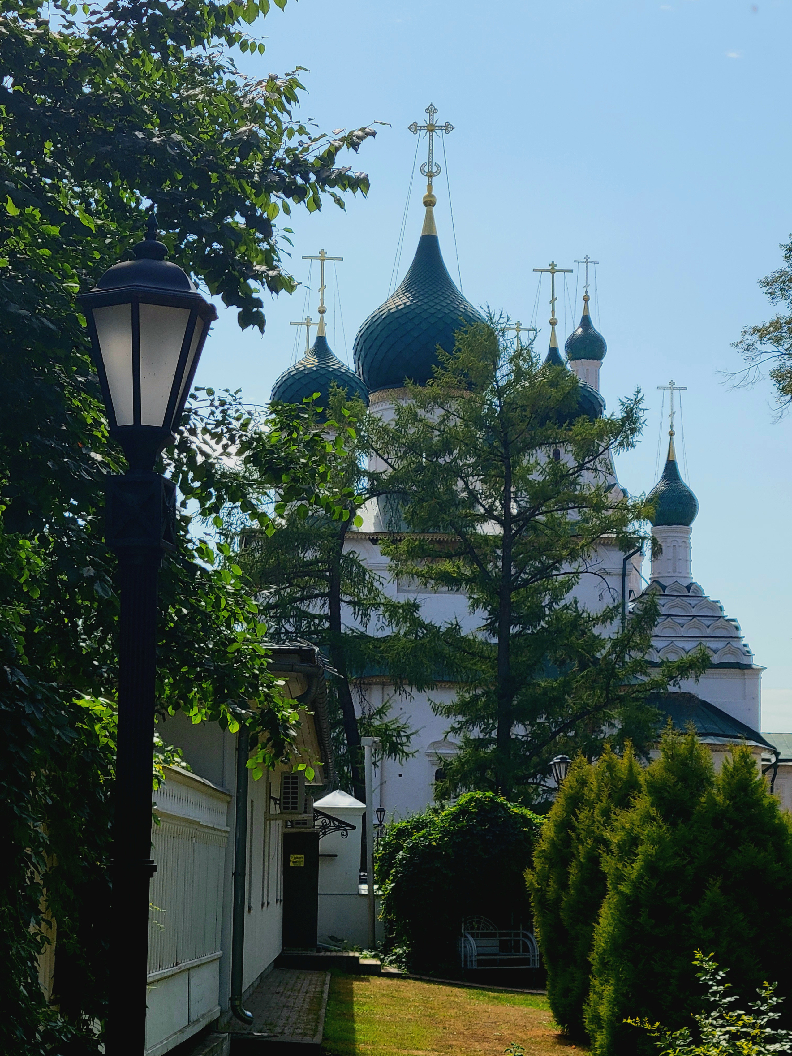 Ильинская церковь, теперь со стороны губернаторского сада