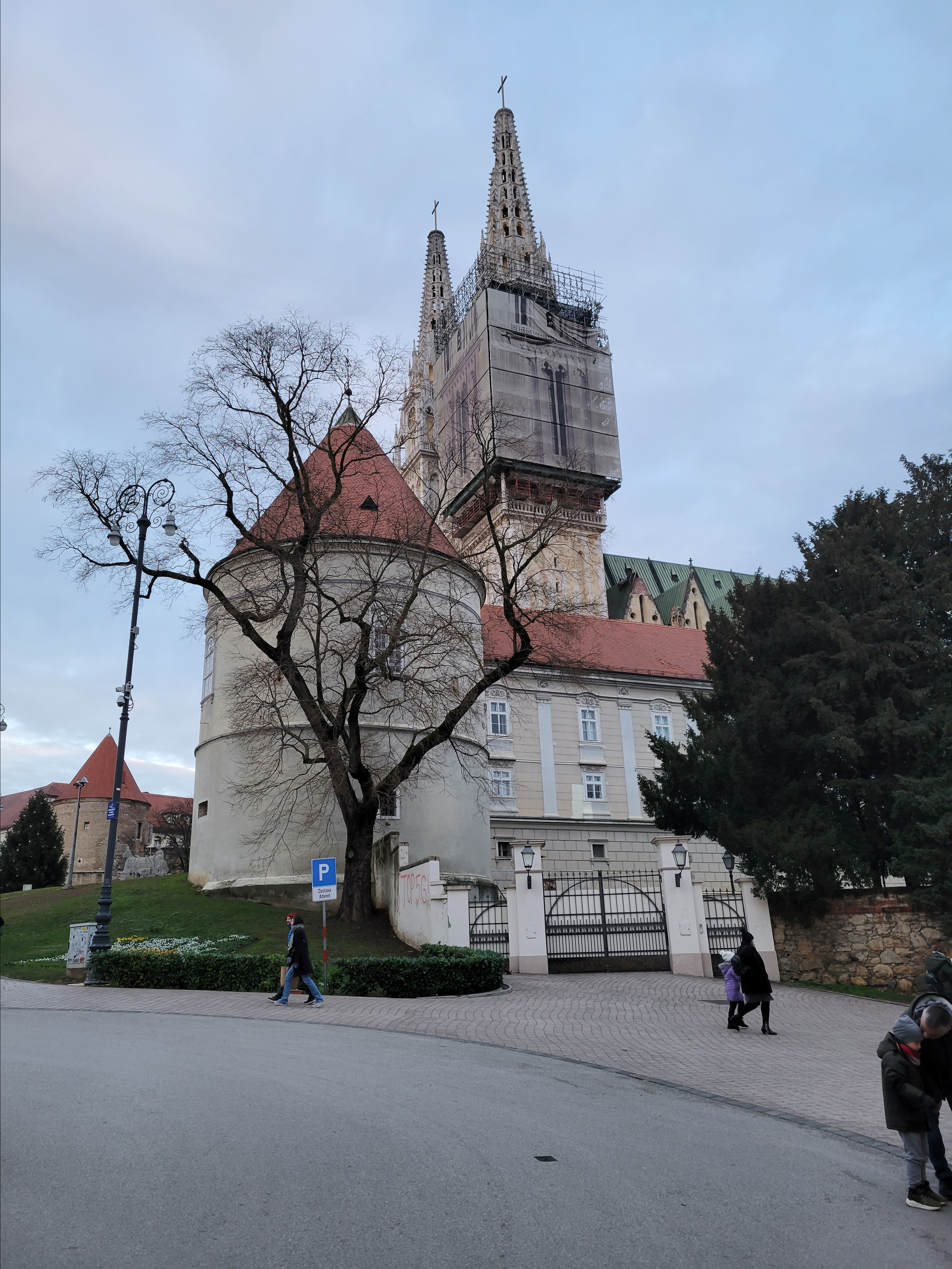 Кафедральный собор и последствия землетрясения