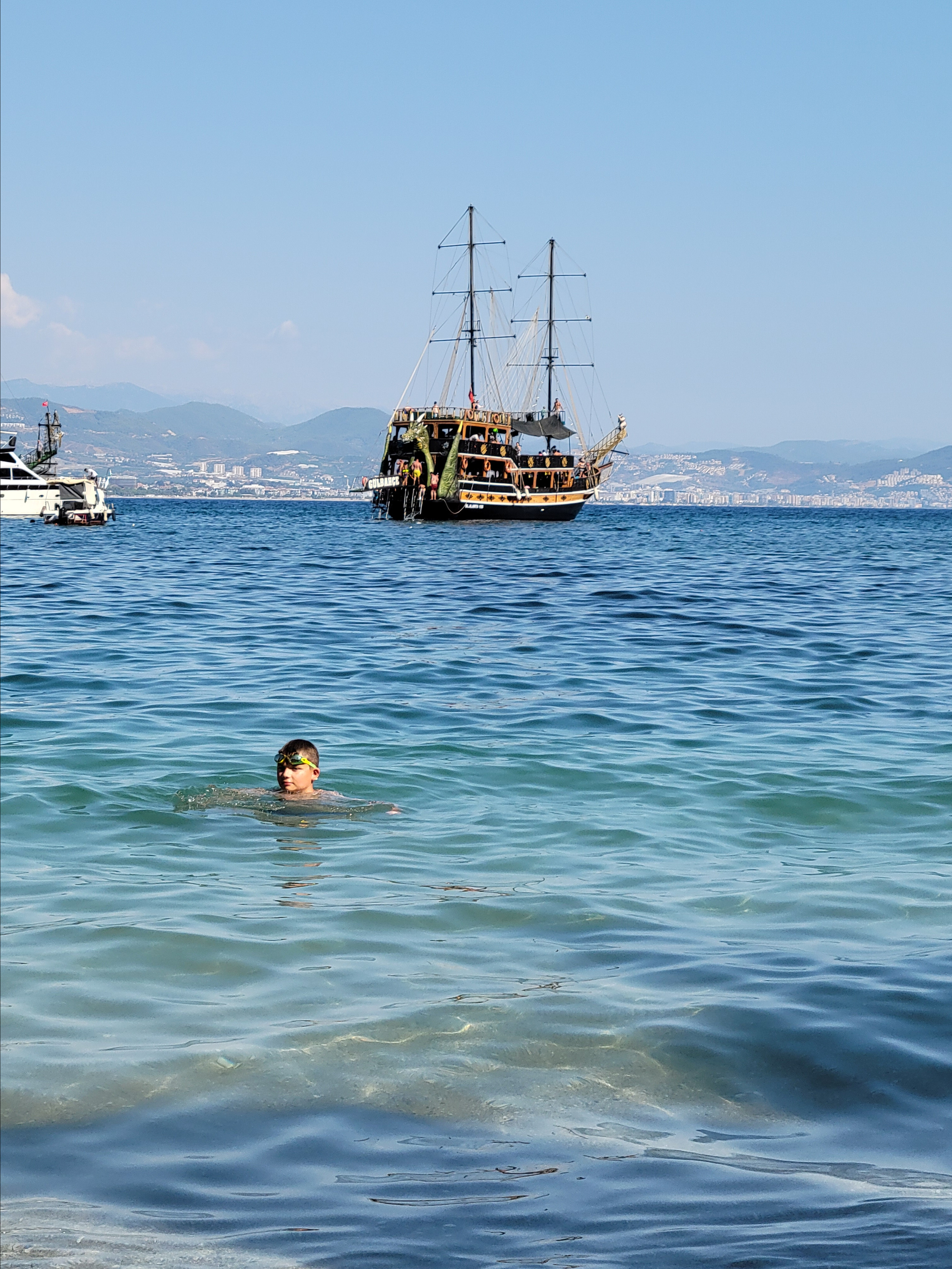 И пиратские корабли