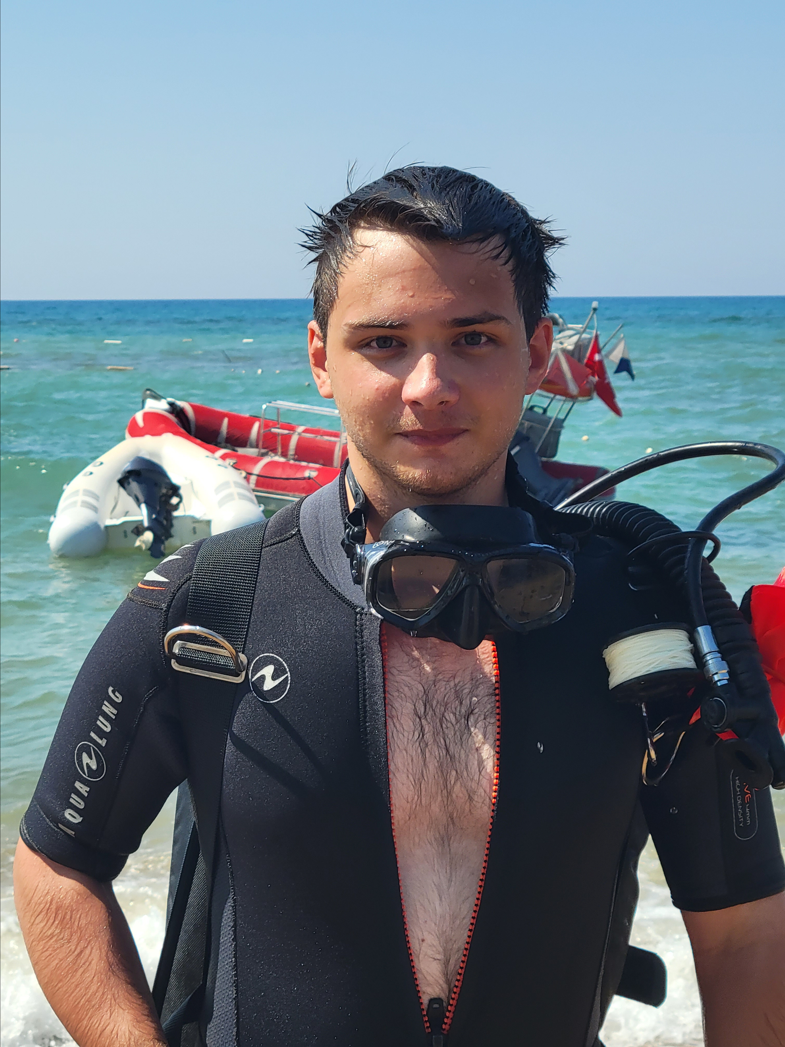 И наконец выходные. Взял машину - отвез Макса на дайвинг