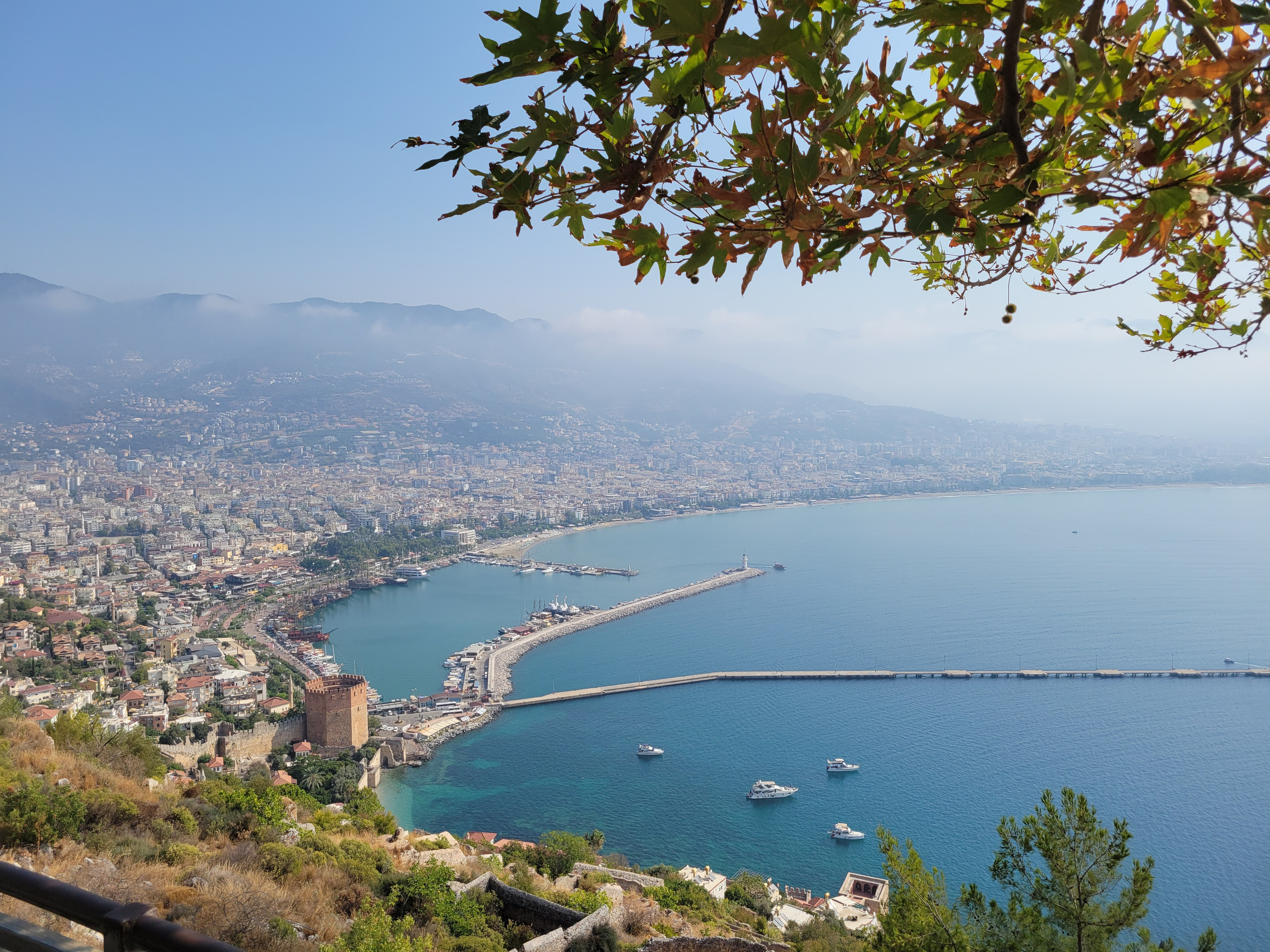 Вид на Красную башню 