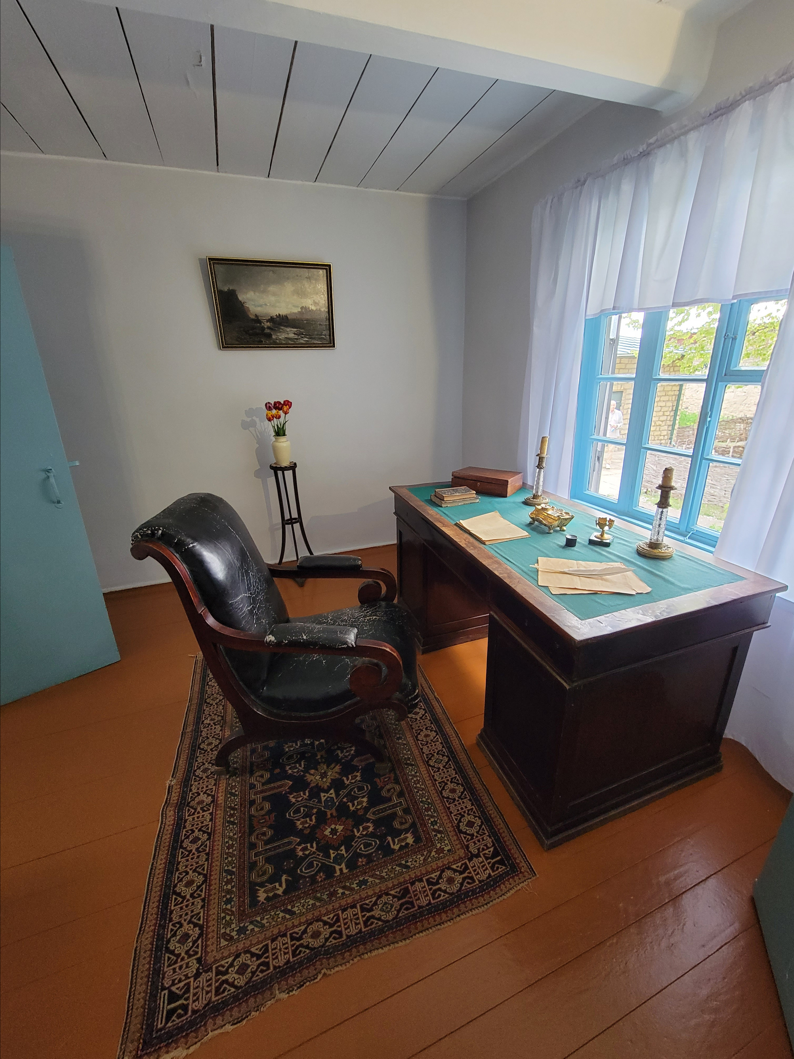 Сразу всплывают воспоминания о "Герое нашего времени"