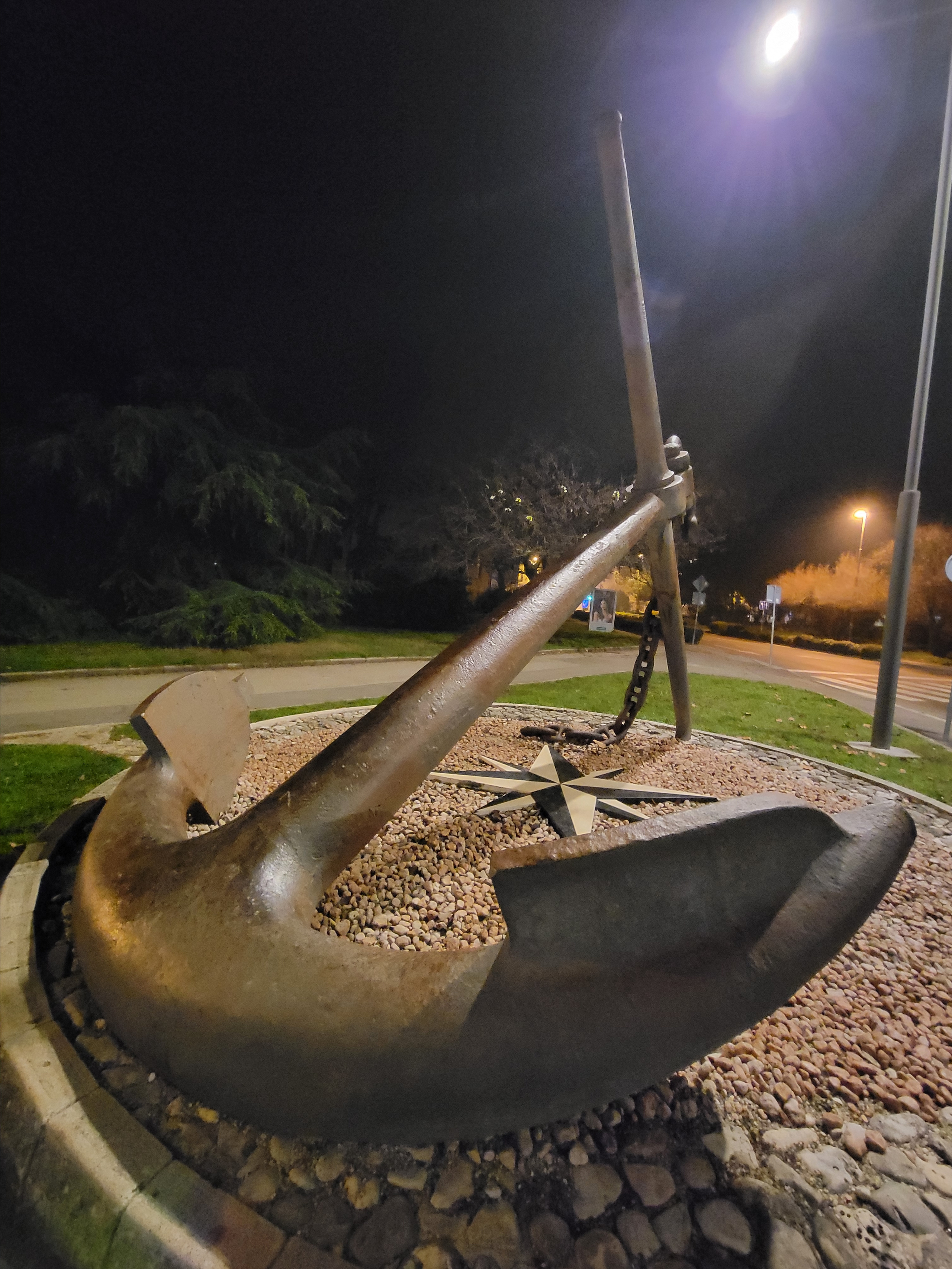 Sea theme in the cities monuments