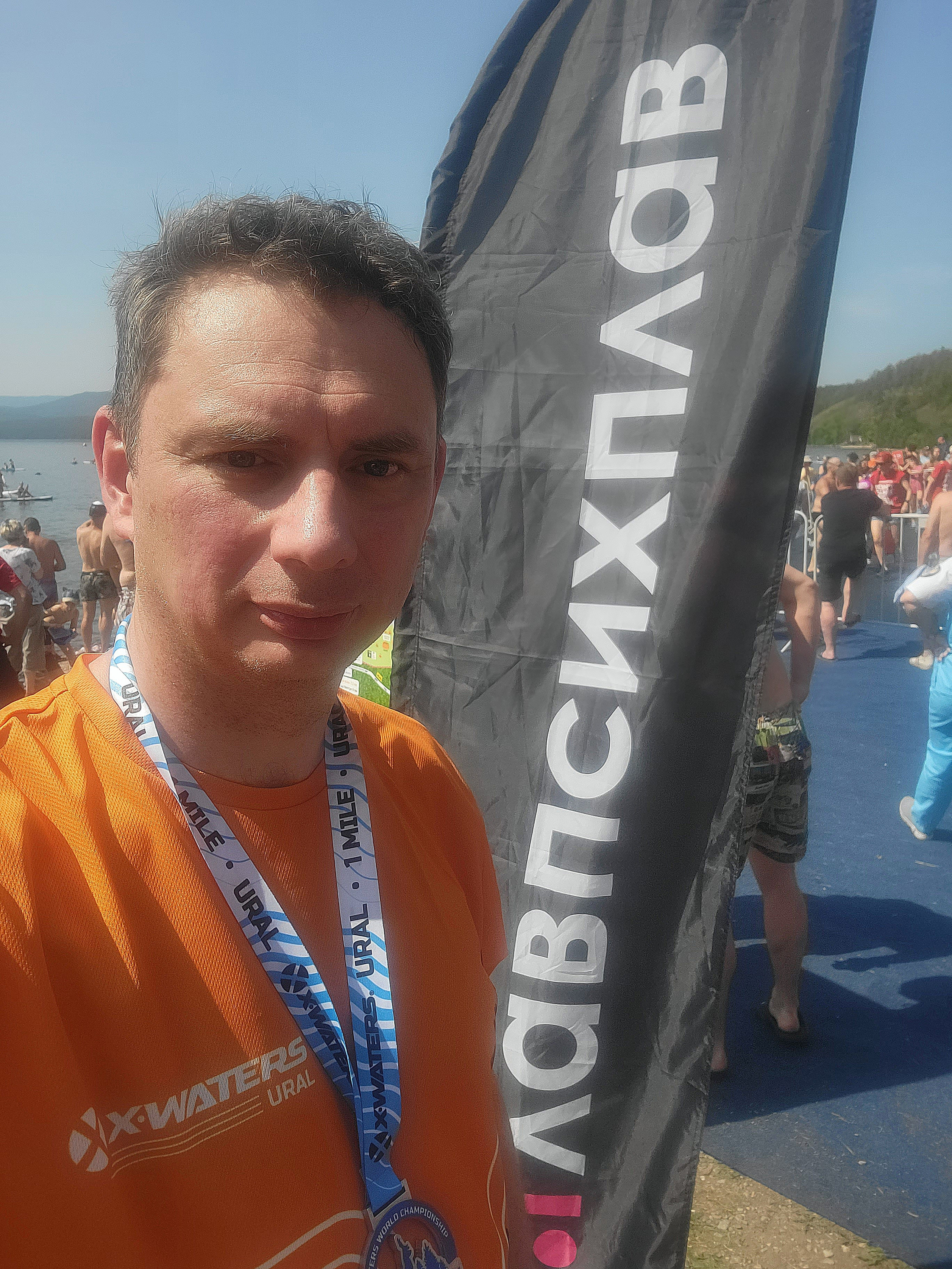 Я плыл 1 милю. Плыть - в кайф, вода прозрачная, теплая. Шикарные виды по сторонам. Жаль, все быстро закончилось...