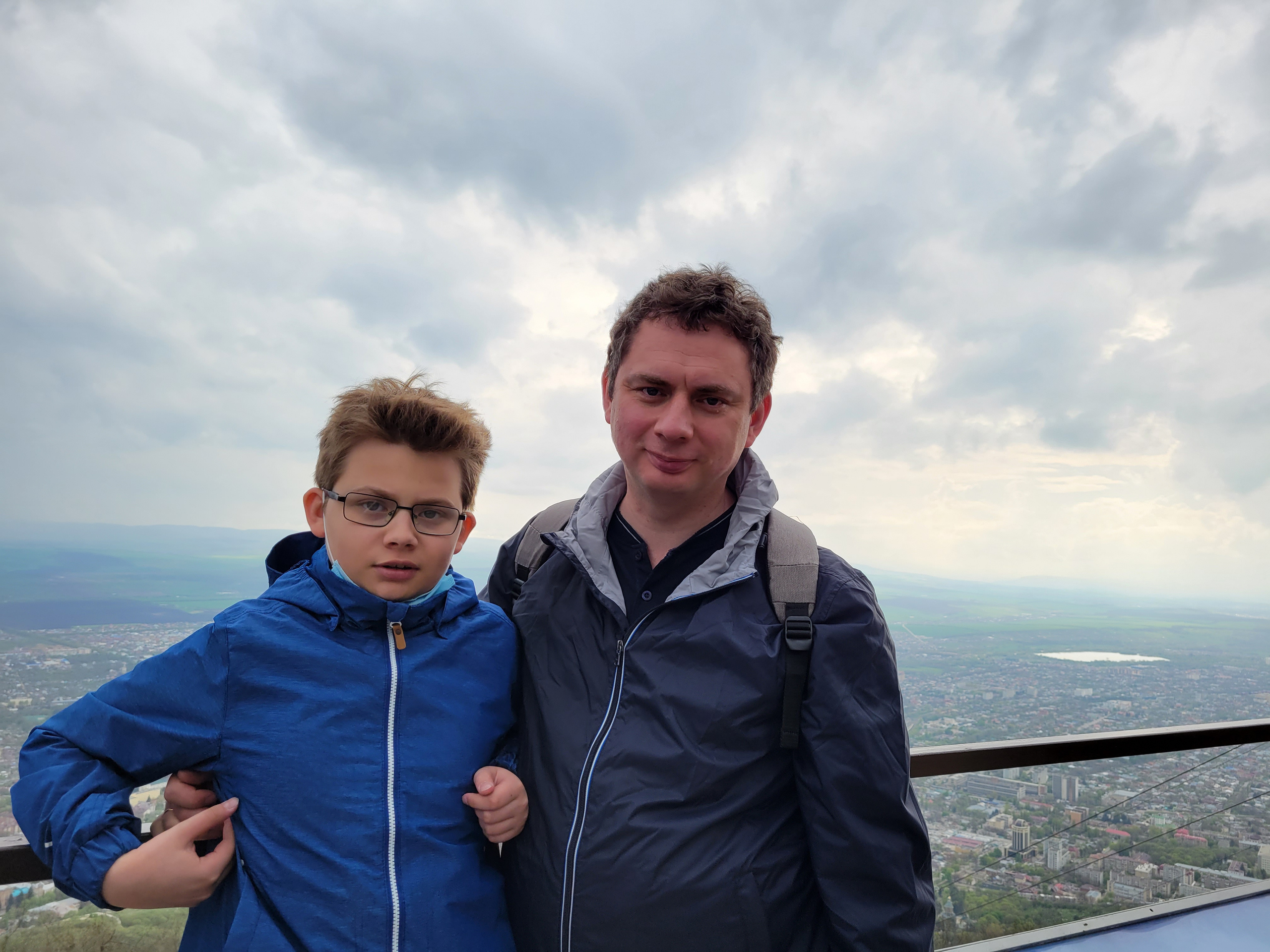 Наверху ветрено и прохладно