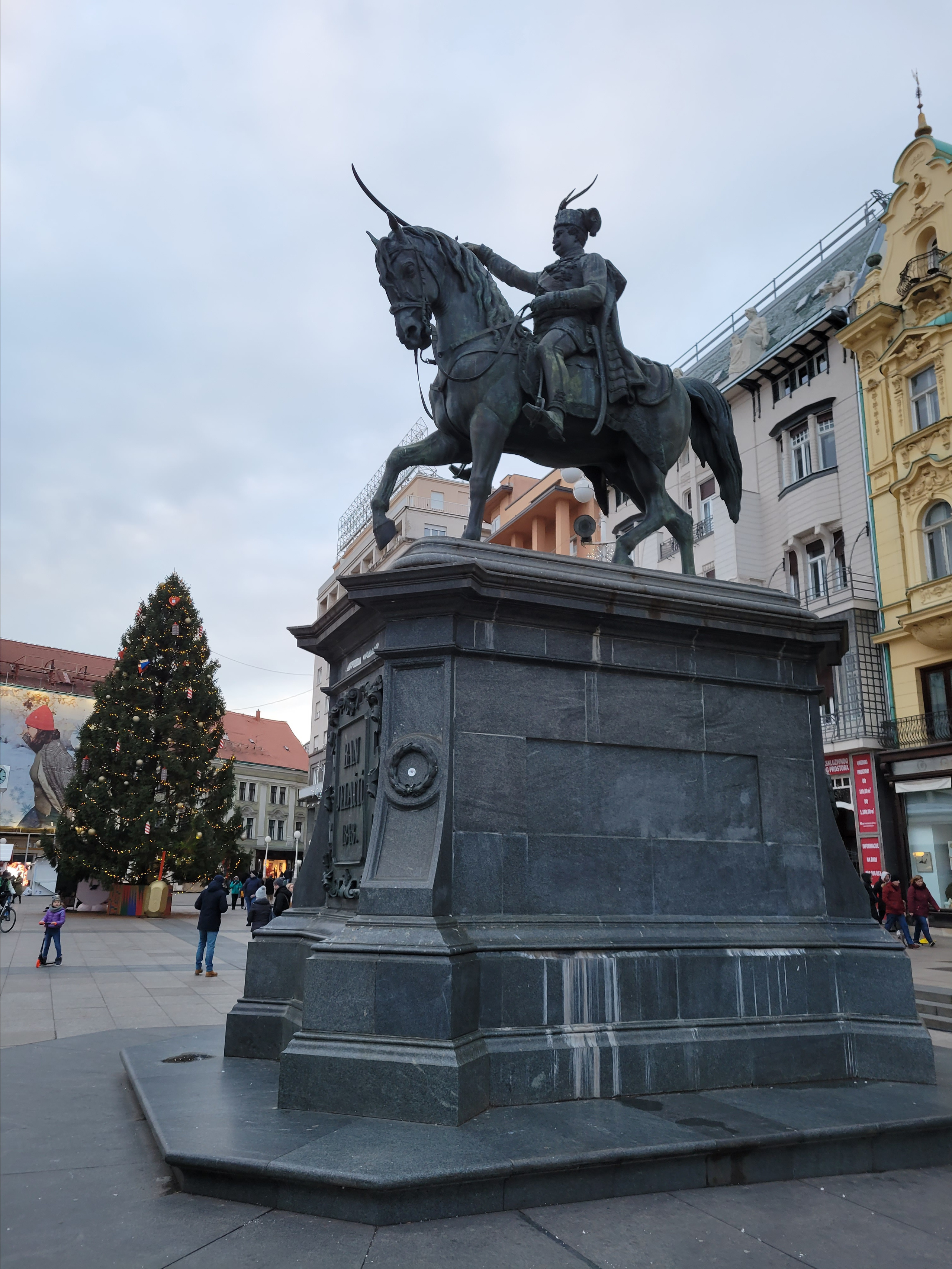 Хорватия. Загреб. 01/22. Walk & Fly with Batay