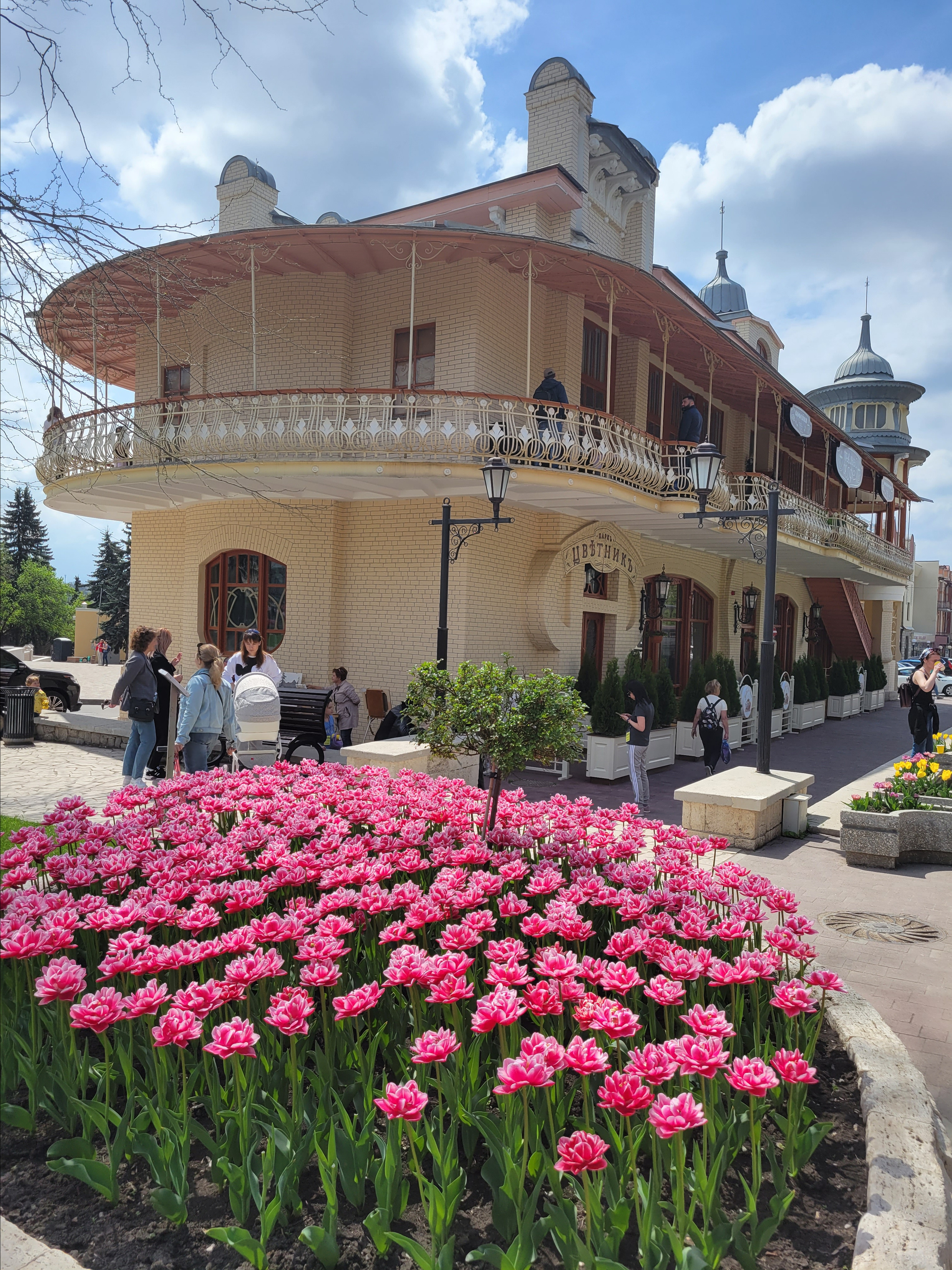 Кофейня Гукасова, построенная как прогулочный кораблик