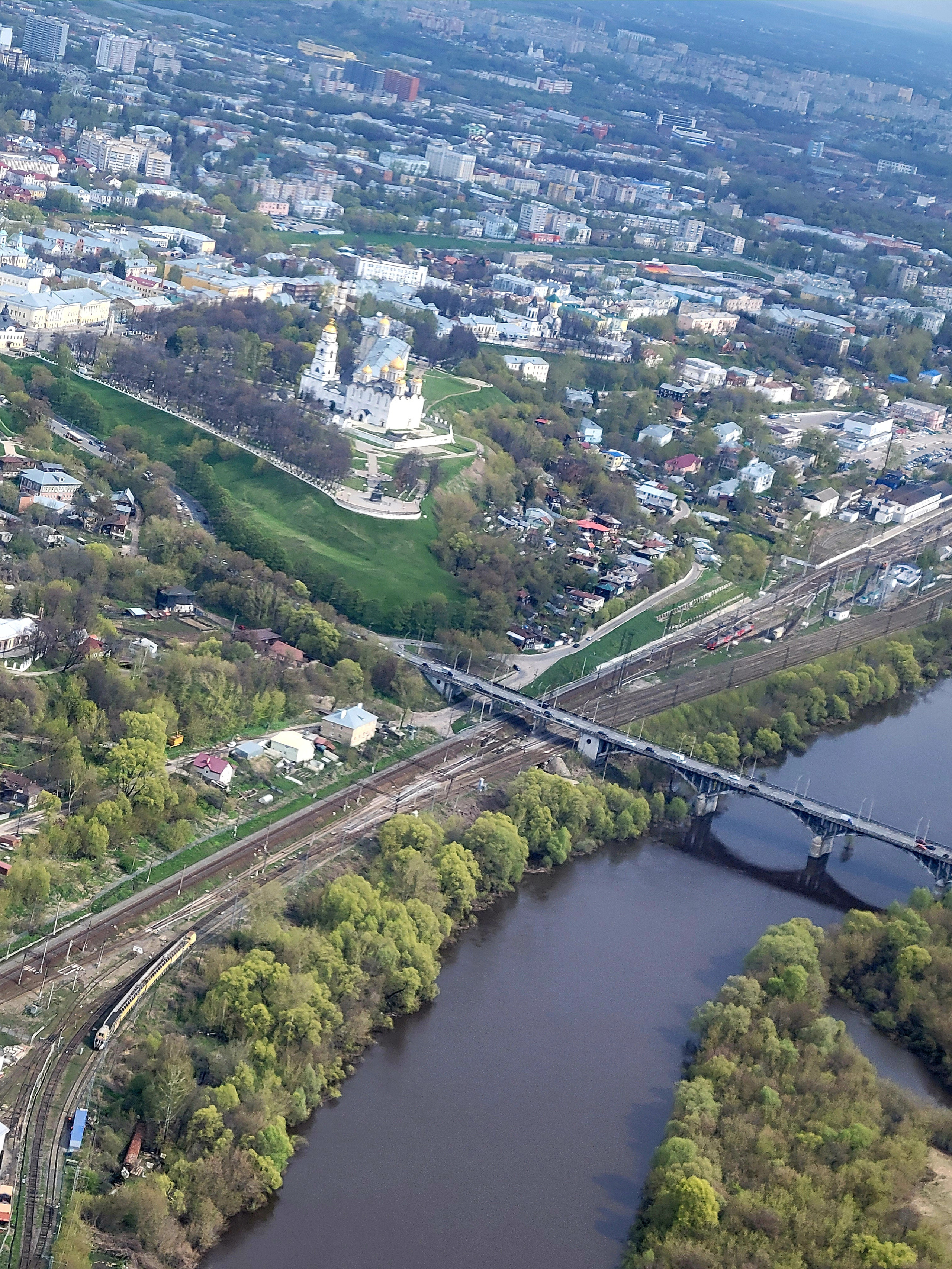 Проходим вдоль центра города над Клязьмой