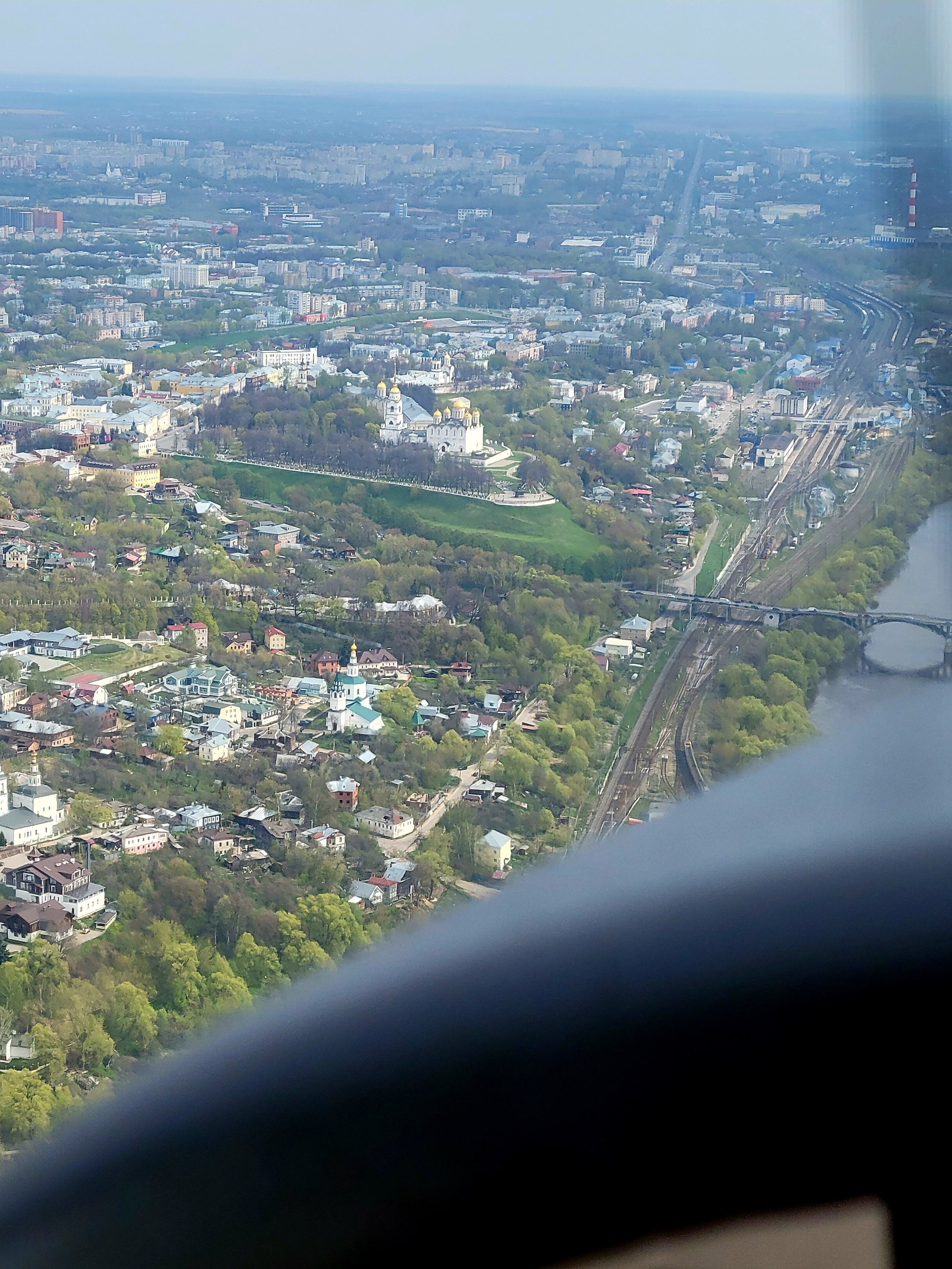 Впереди - Успенский собор