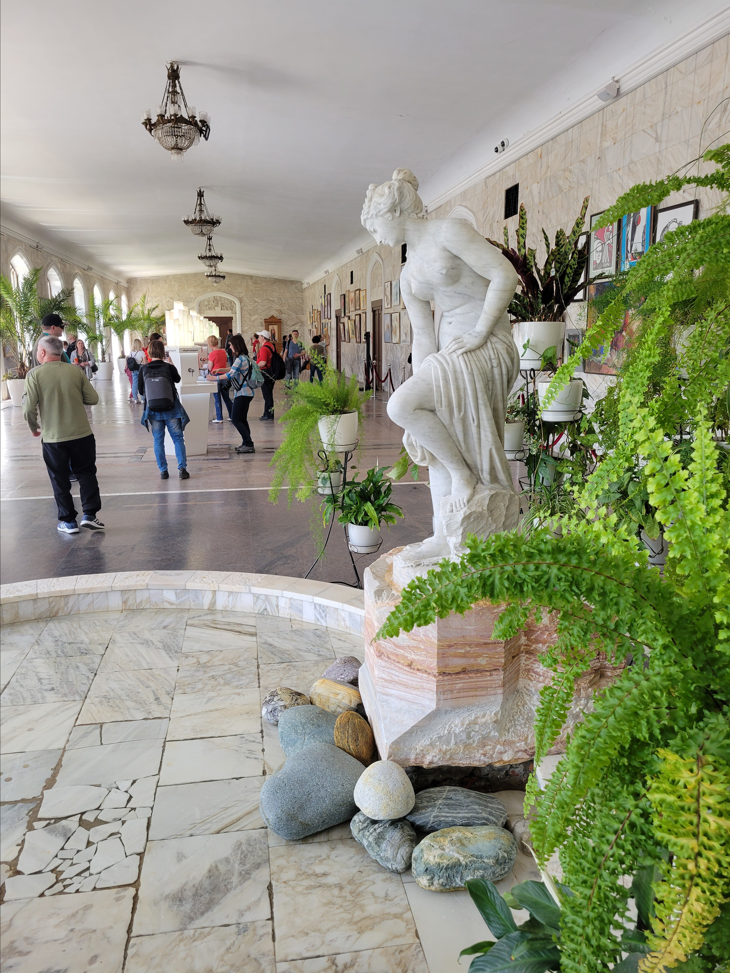 Павильоны с водой больше похожие на летние дворцы