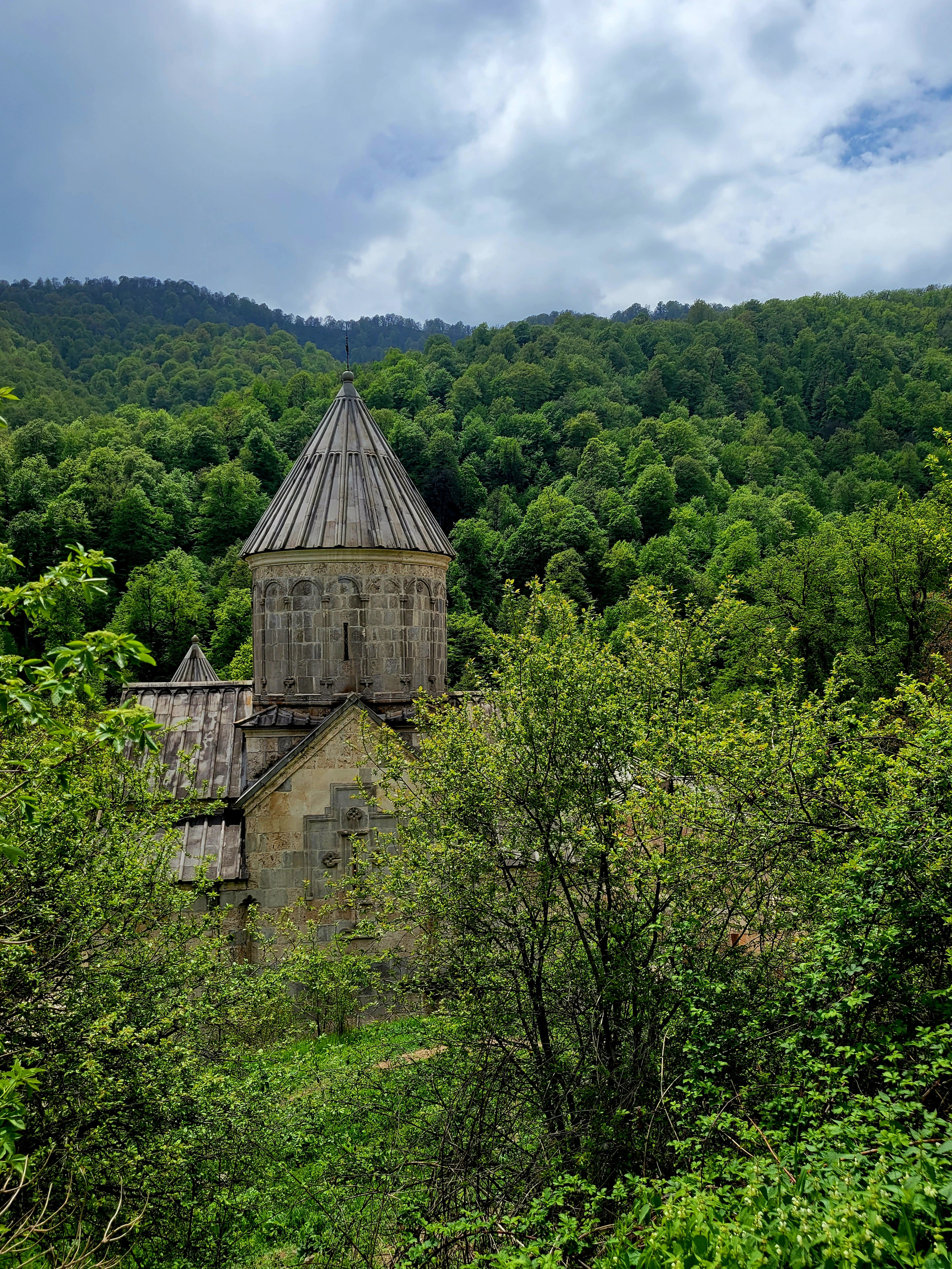 В следующий случайно возникший день направились в ту же сторону, но уже мимо Севана