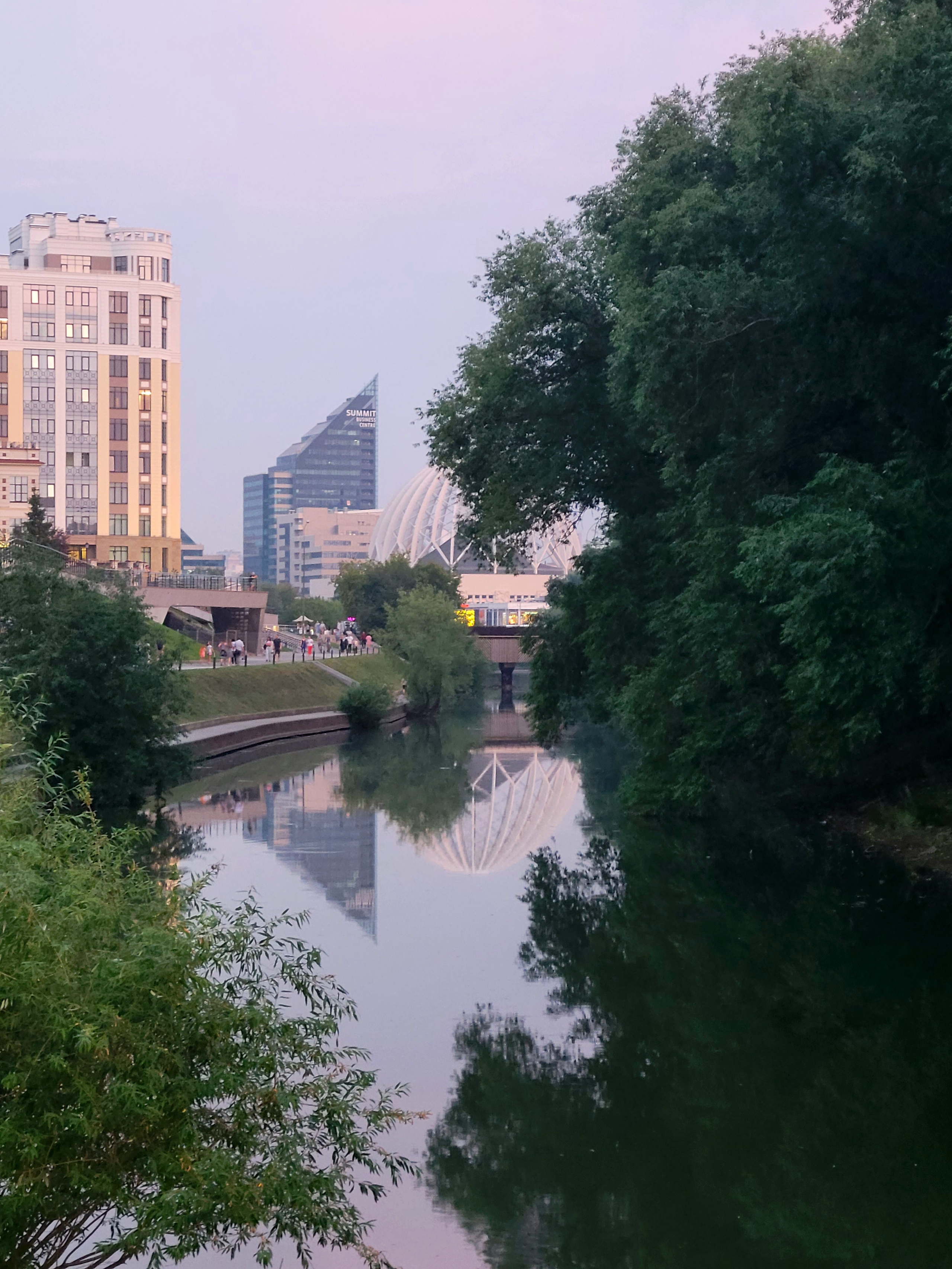 Река Исеть и купол нового цирка