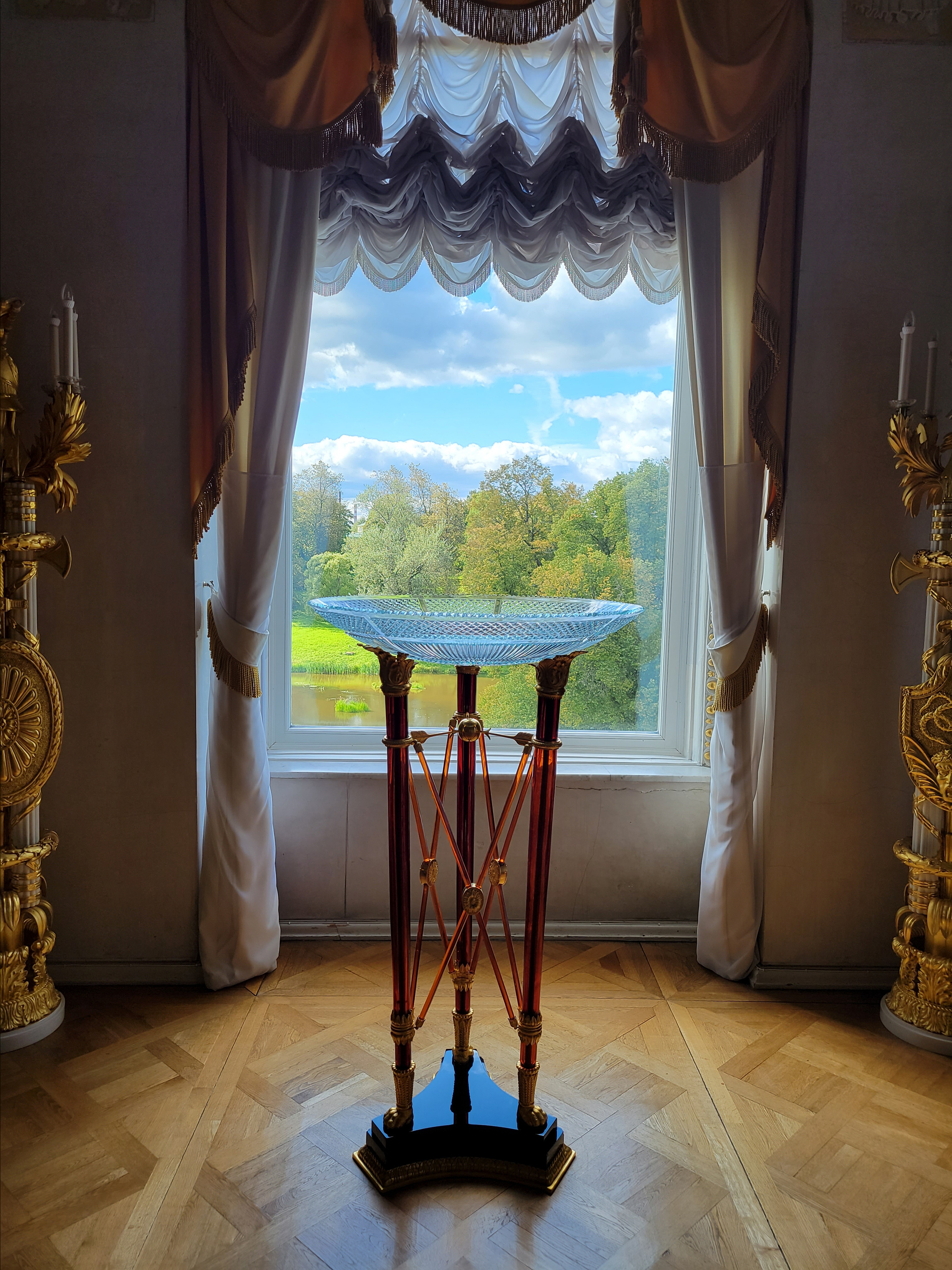 Дворец уютный, но внутри не сильно впечатляет