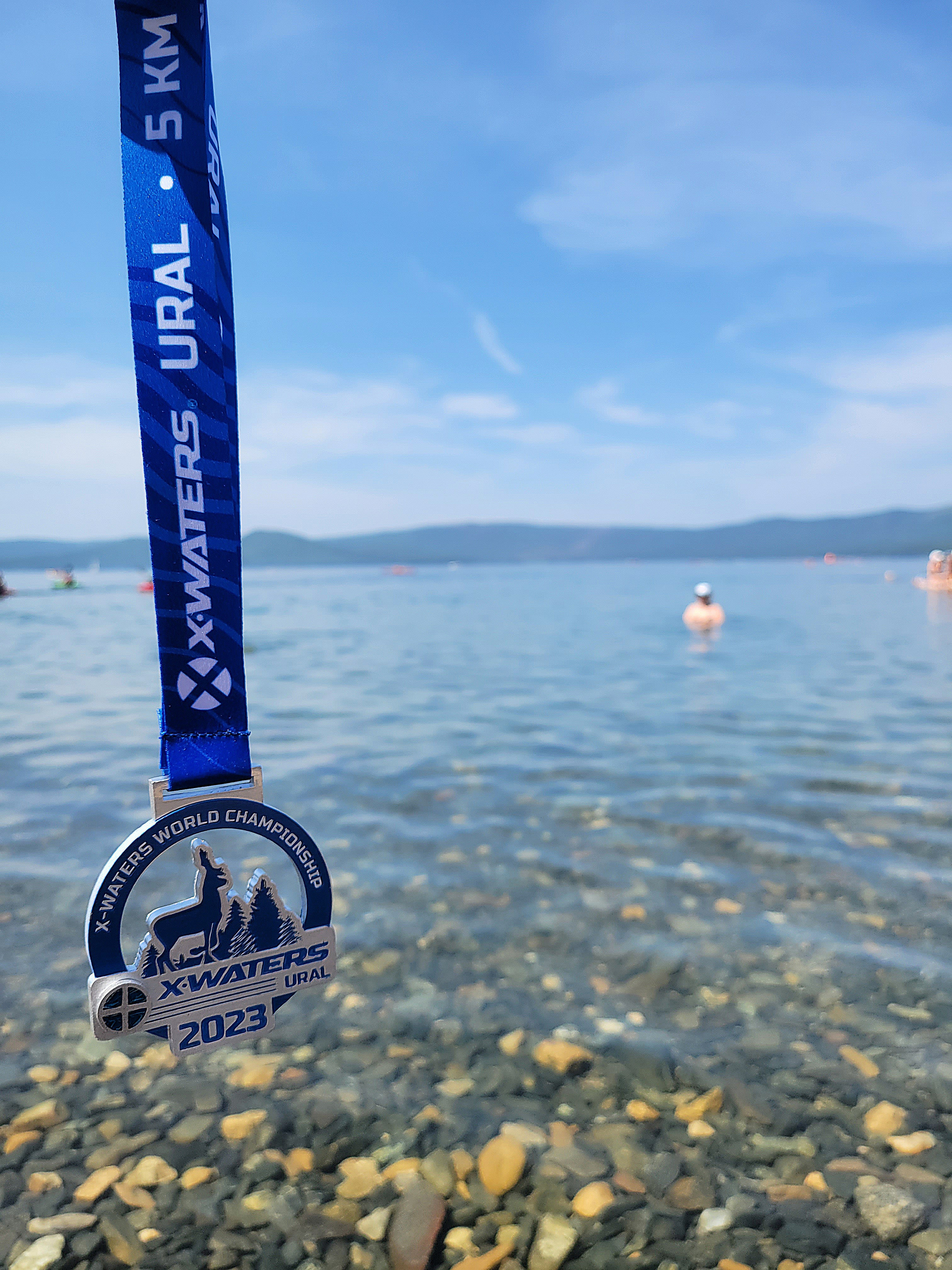 И медаль финишера на 5 км - подтверждение того, что гордо говорю себе уже несколько раз за прошедший год - ТЫ ЭТО СДЕЛАЛ! В августе год назад - 900 м, и вот уже 5 км. 