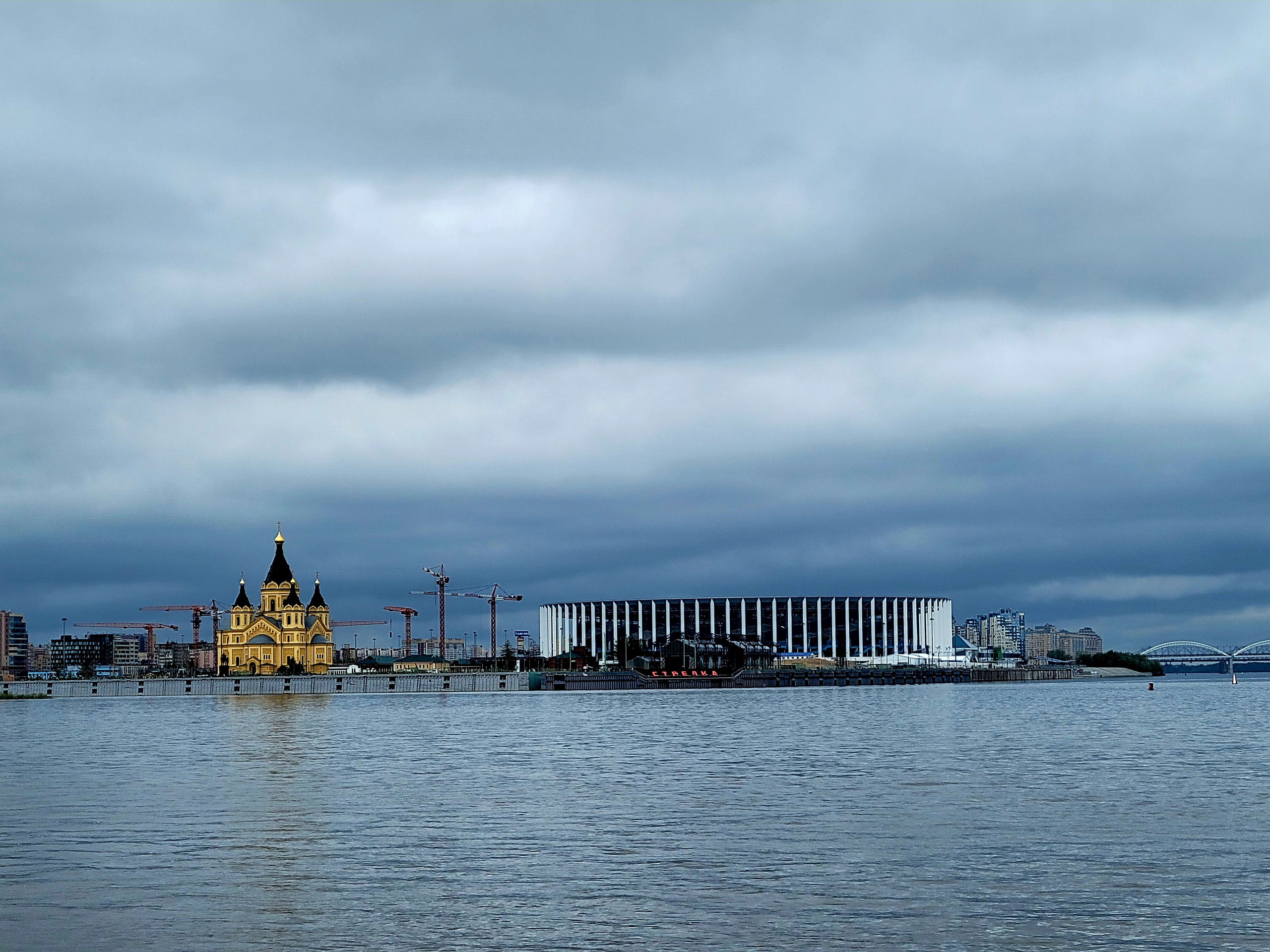 Стрелка. Слияние Оки и Волги