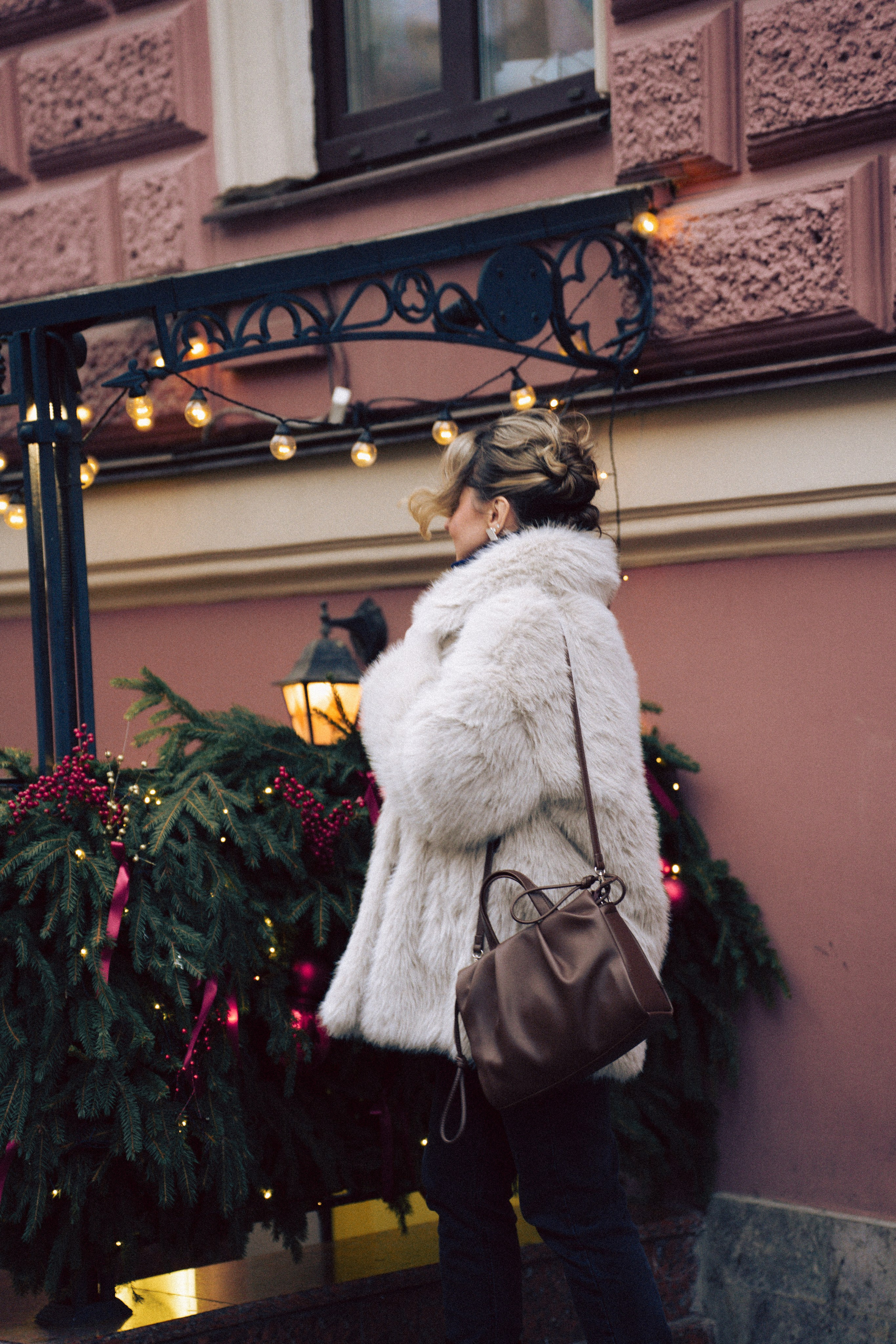 НОВОГОДНЯЯ ФОТОСЕСИИЯ В СТУДИИ ДЛЯ ДЕВУШКИ И ПРОГУЛКА ПО ЧЕРНЫШЕВСКОЙ. Профессиональный фотограф, Санкт-Петербург — Виктория Богомолова