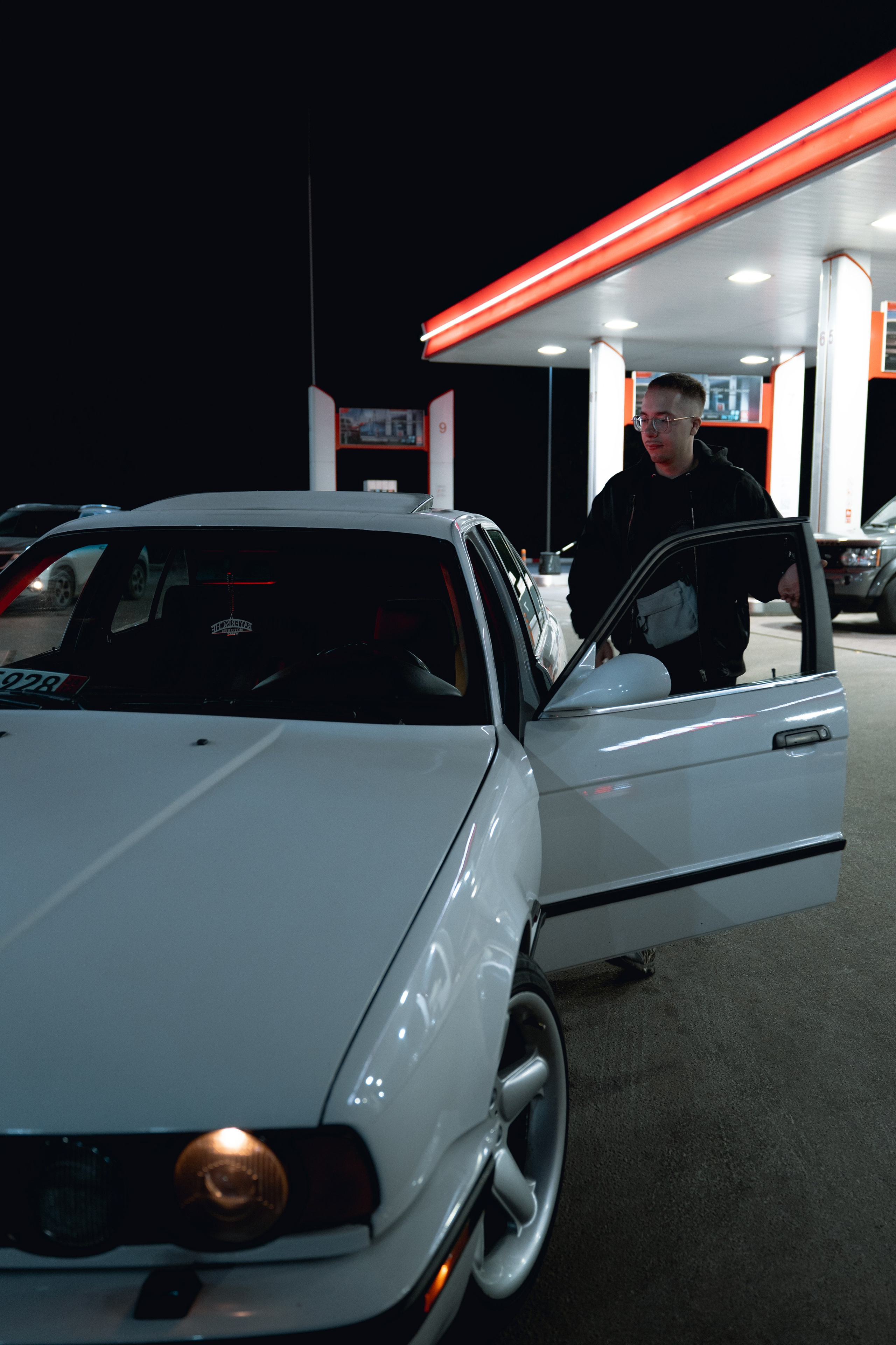 Фотографии Никиты и его BMW E34