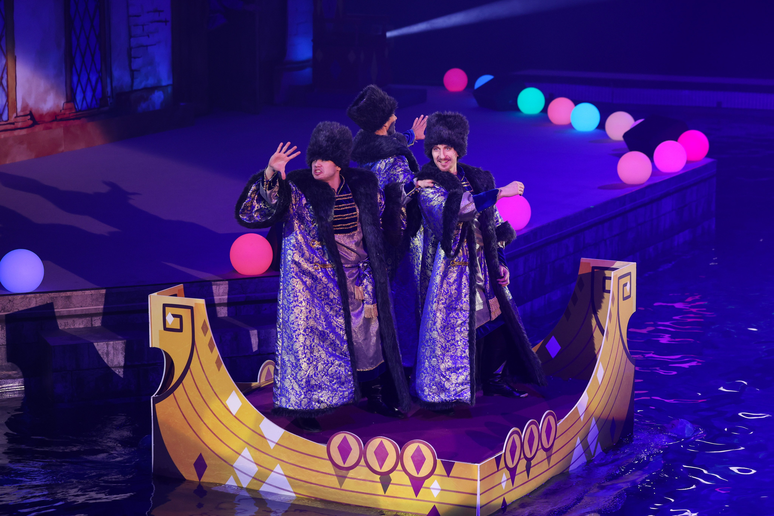 «Сказка о царе Салтане» спектакль на воде 30.12.2025. Спортивный и репортажный фотограф Антон Тереханов