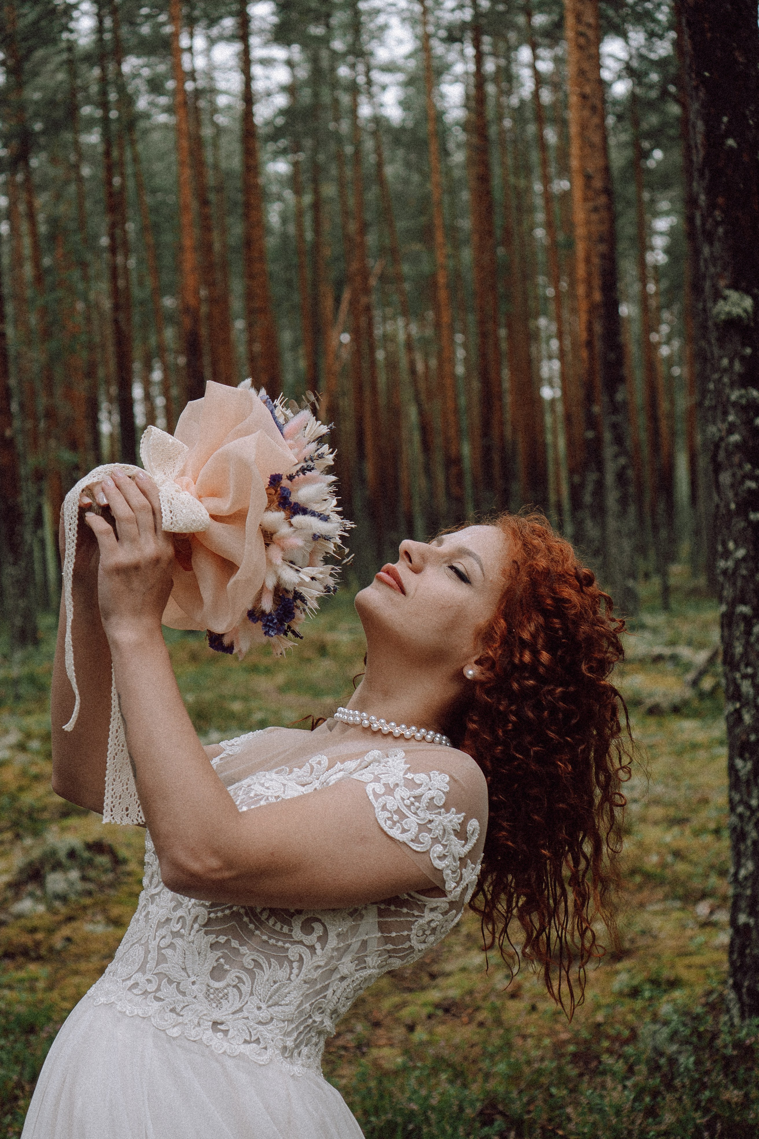 СВАДЕБНАЯ ФОТОСЕССИИЯ ПАРЫ В ГОРОДЕ ПРИОЗЕРСК В СОСНОВОМ ЛЕСУ И С ПИКАПОМ. Профессиональный фотограф, Санкт-Петербург — Виктория Богомолова