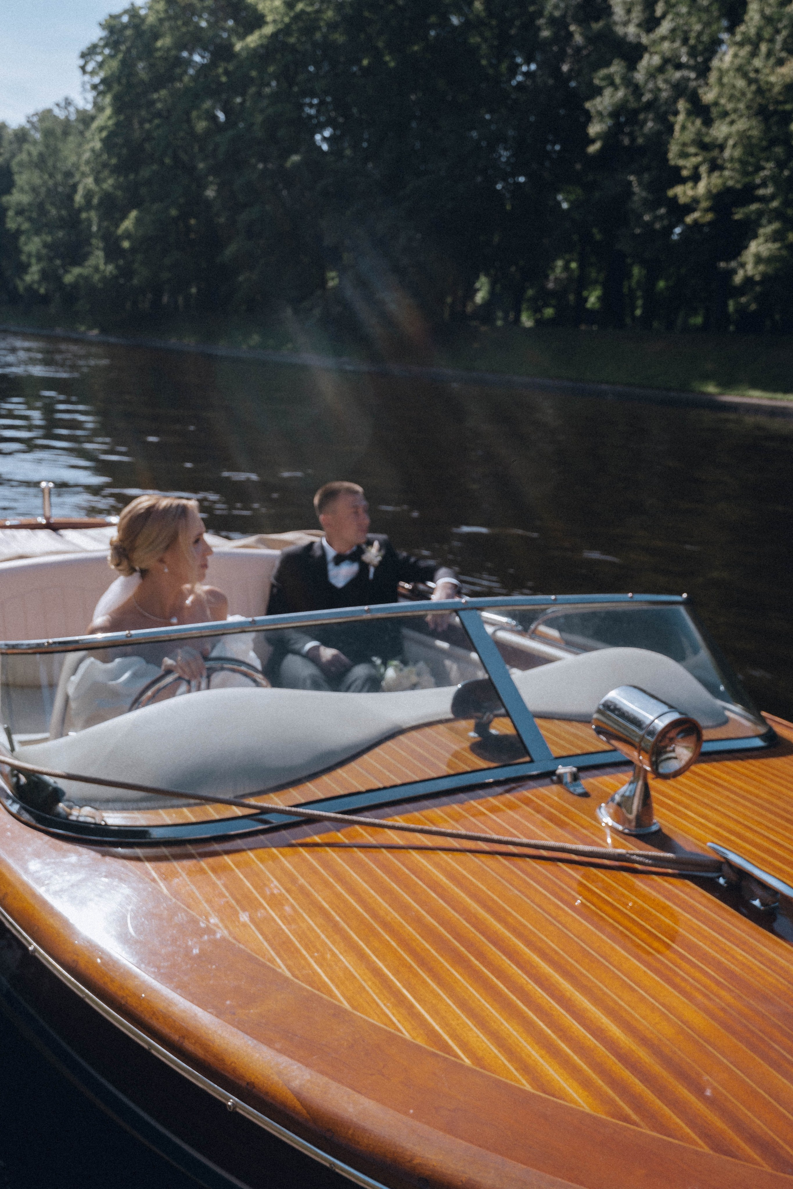 СВАДЕНБНАЯ СЬЕМКА НА КАТЕРЕ ПО КАНАЛАМ САНКТ-ПЕТЕРБУРГА И В АКВАТОРИИ НЕВЫ. Профессиональный фотограф, Санкт-Петербург — Виктория Богомолова