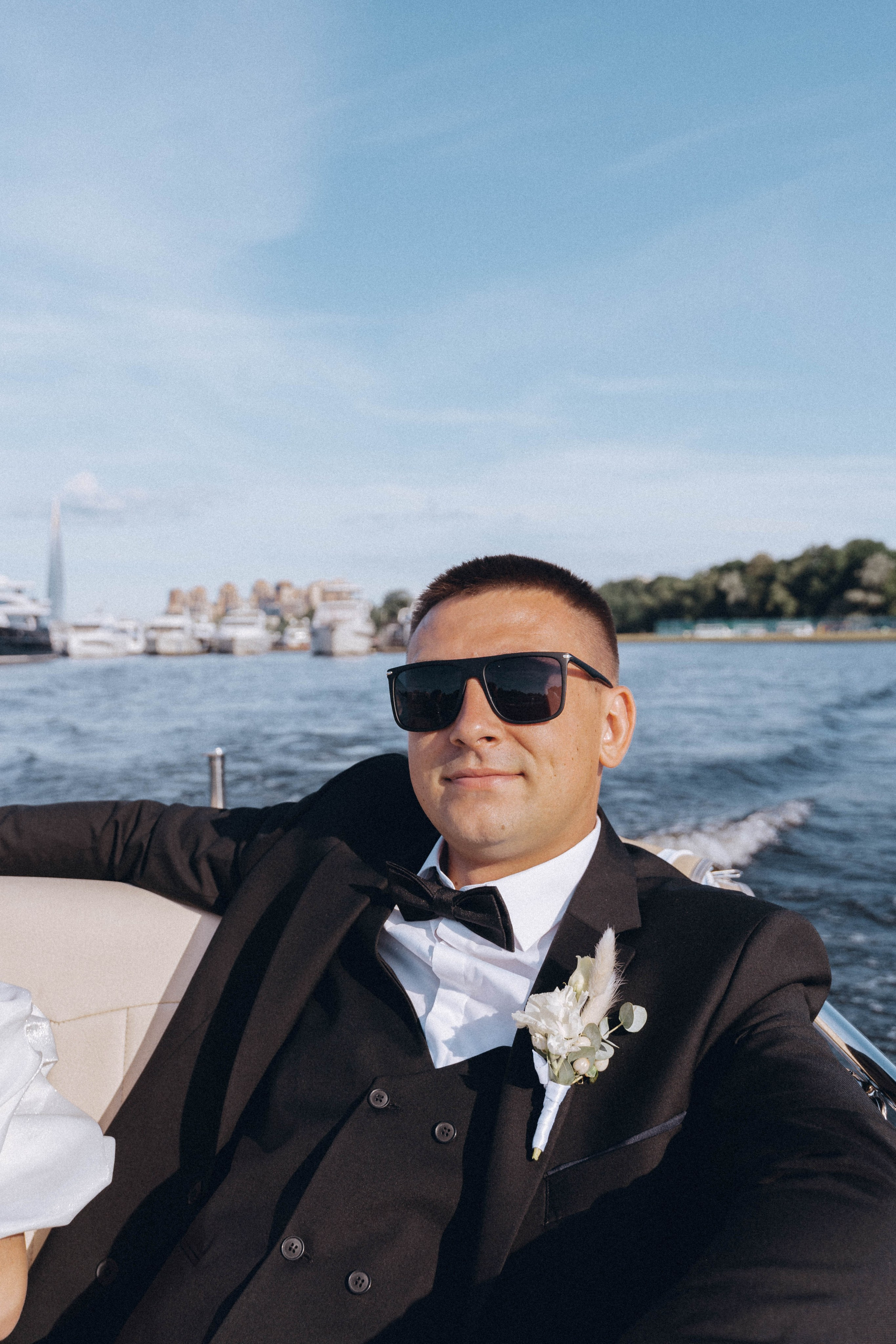 СВАДЕНБНАЯ СЬЕМКА НА КАТЕРЕ ПО КАНАЛАМ САНКТ-ПЕТЕРБУРГА И В АКВАТОРИИ НЕВЫ. Профессиональный фотограф, Санкт-Петербург — Виктория Богомолова