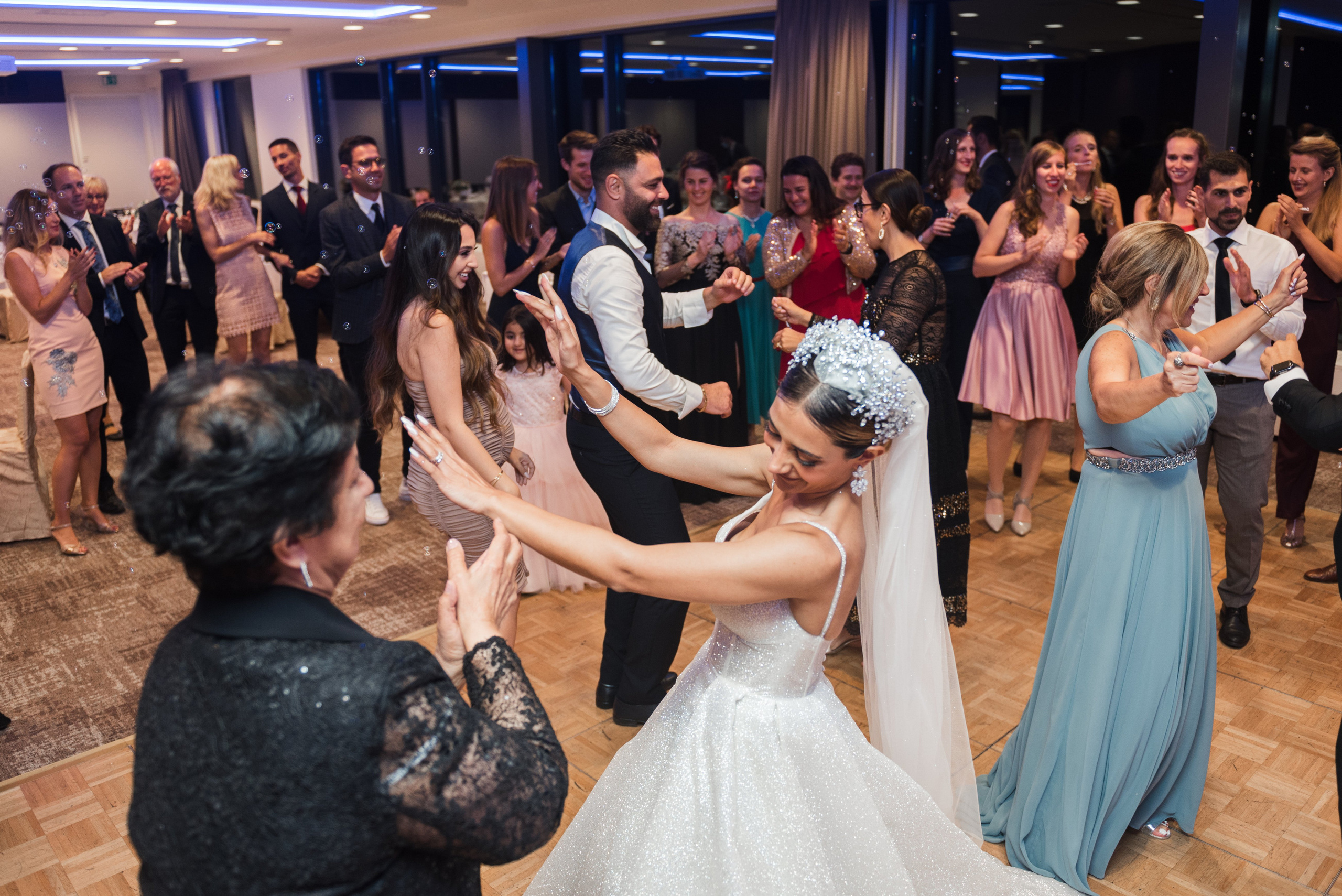 Wedding photo shoot in Switzerland. Photographer in Switzerland and Europe Anna Alekseenko