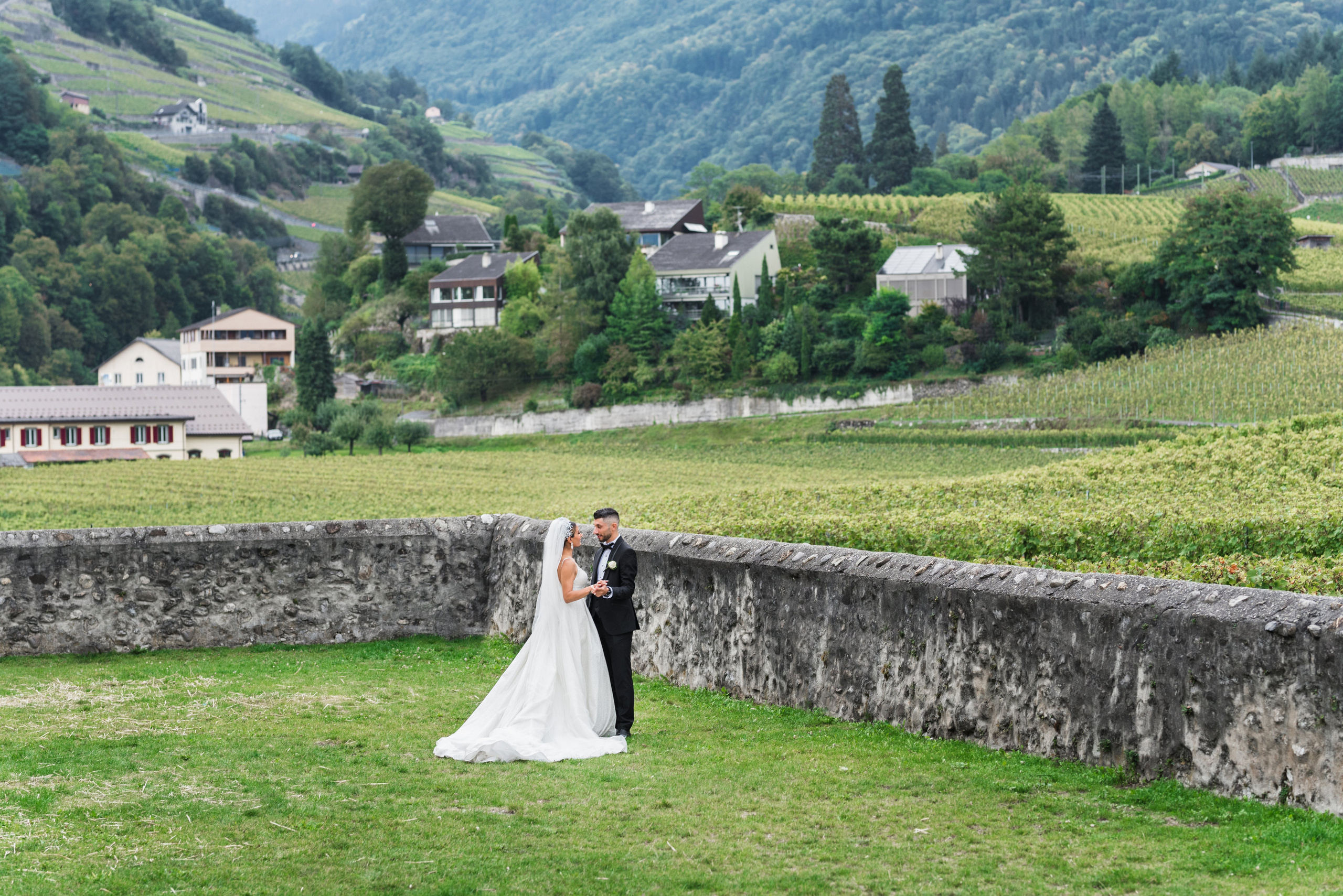 Wedding photo shoot in Switzerland. Photographer in Switzerland and Europe Anna Alekseenko