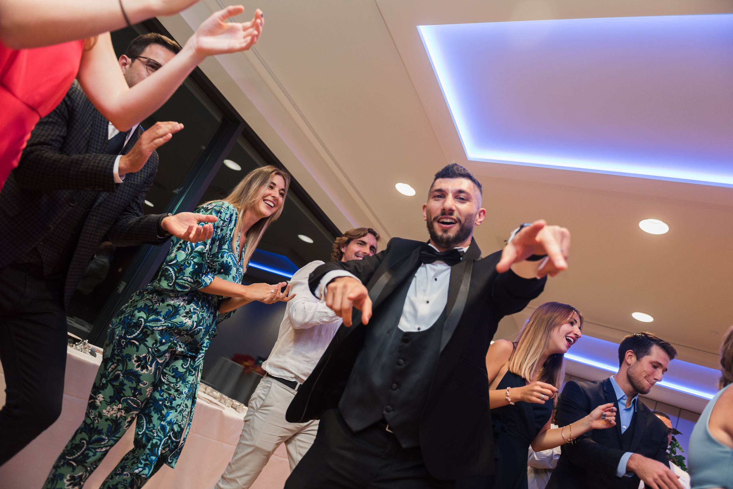 Wedding photo shoot in Switzerland. Photographer in Switzerland and Europe Anna Alekseenko