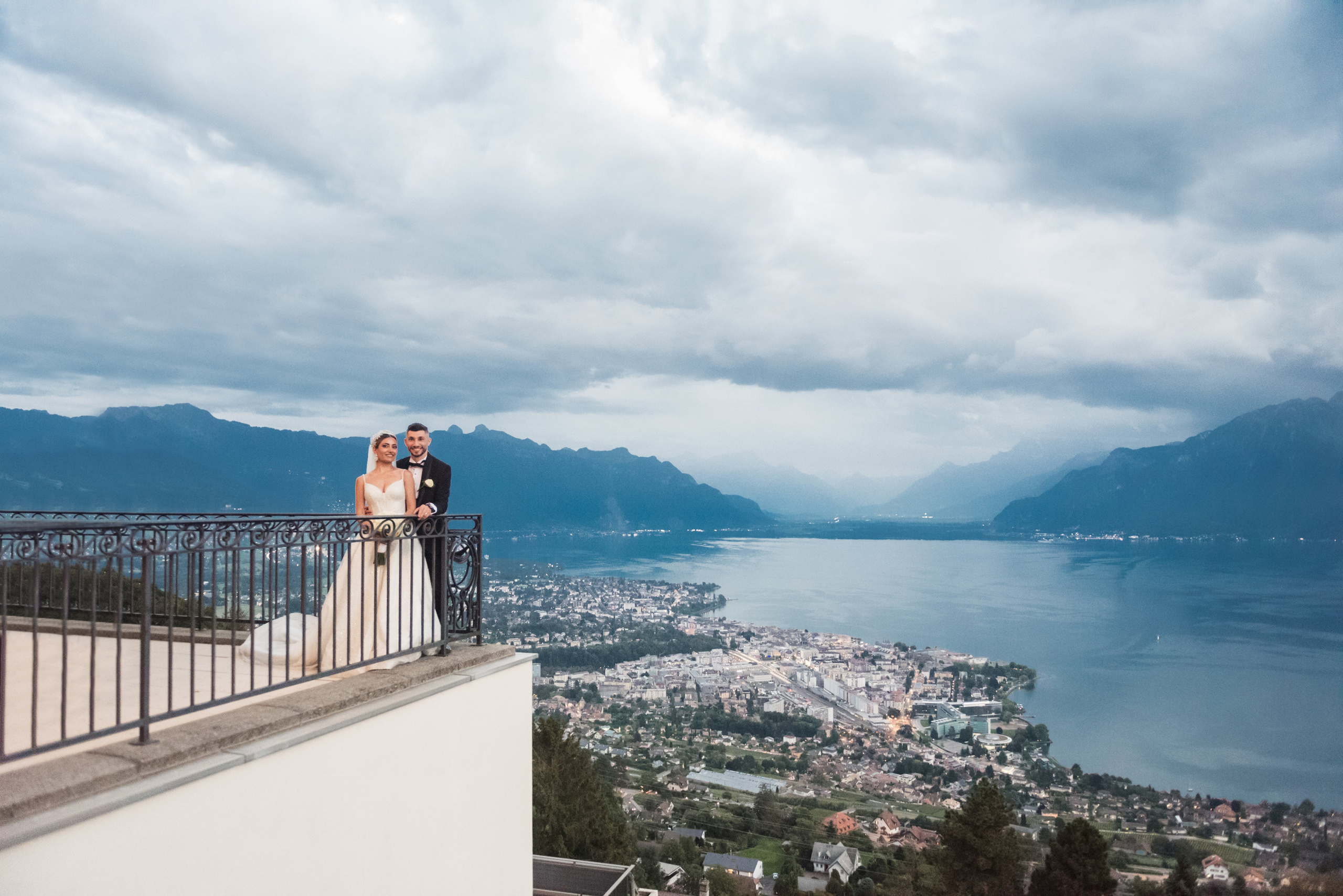 Wedding photo shoot in Switzerland. Photographer in Switzerland and Europe Anna Alekseenko