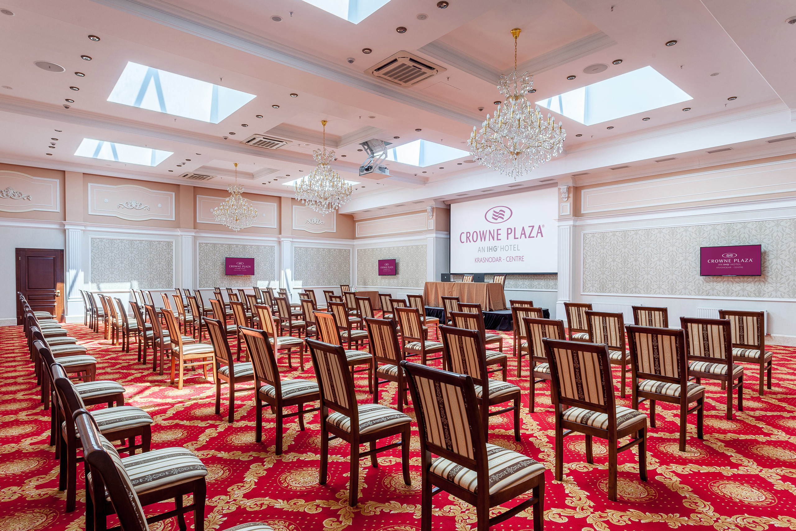 Конференц залы. Интерьерный фотограф Краснодар: профессионально по доступным ценам