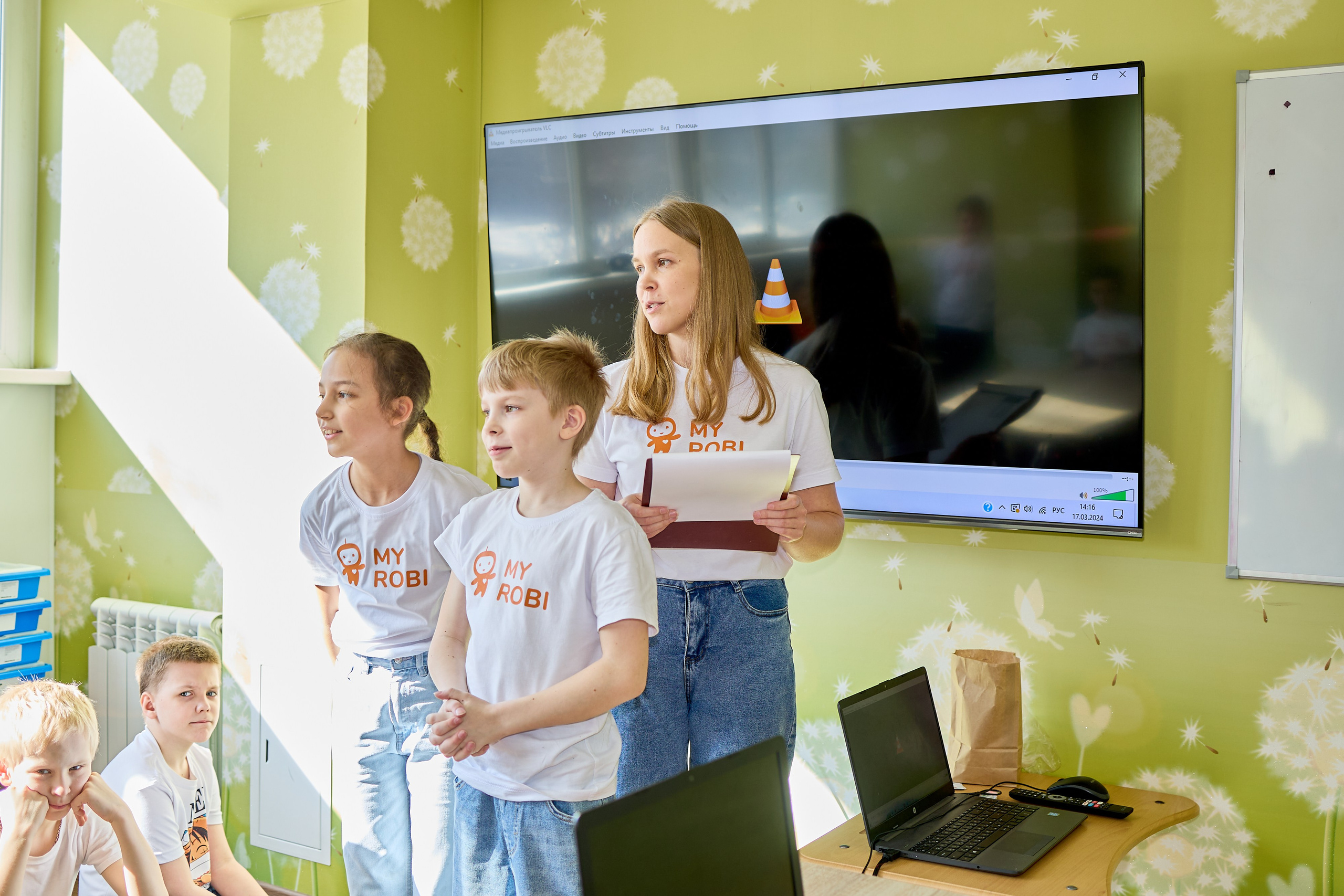 Клуб робототехники и программирования. Фотограф Настя Че