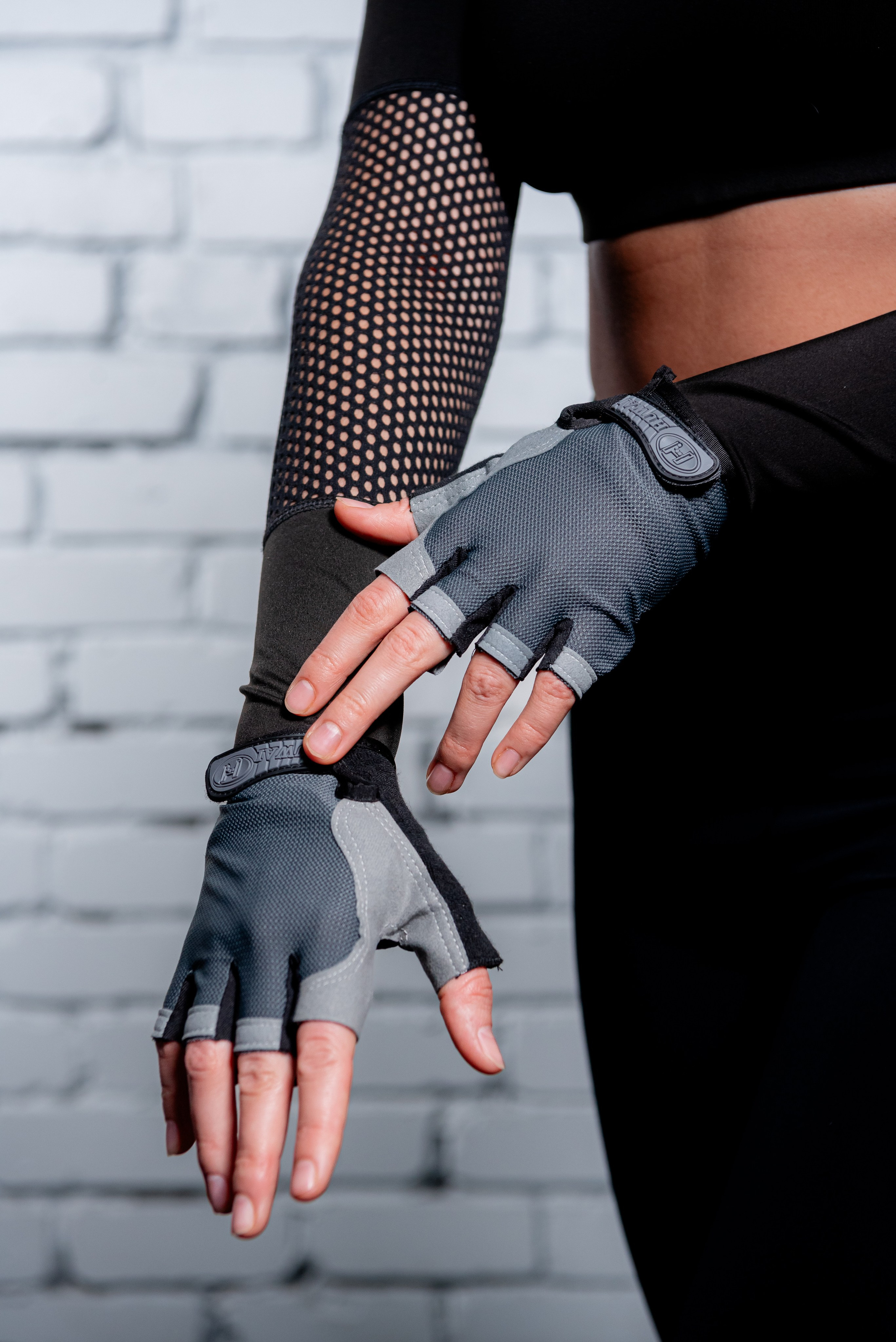 Перчатки для занятий спортом. Фотограф в Волгограде и Волжском Александр Горбань