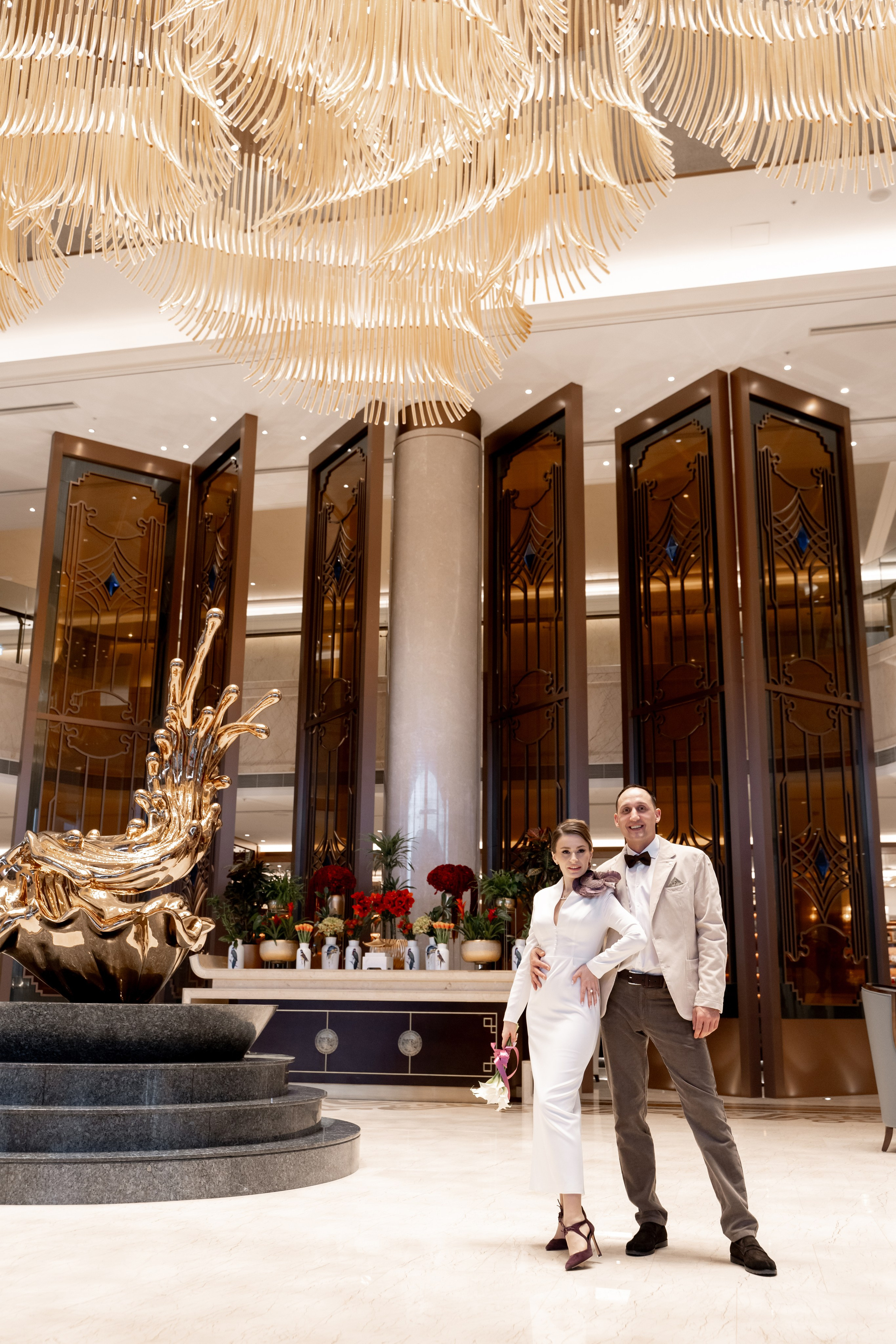 Свадебный фотограф в Москве. Свадебный фотограф Видное, Бутово, Домодедово, Щербинка, Царицыно. Свадебная фотосессия и сборы невесты в отеле Soluxe. Регистрация брака во дворце бракосочетания ВДНХ. Свадьба на ВДНХ. Свадебная фотосессия с ретро автомобилем Чайка. 