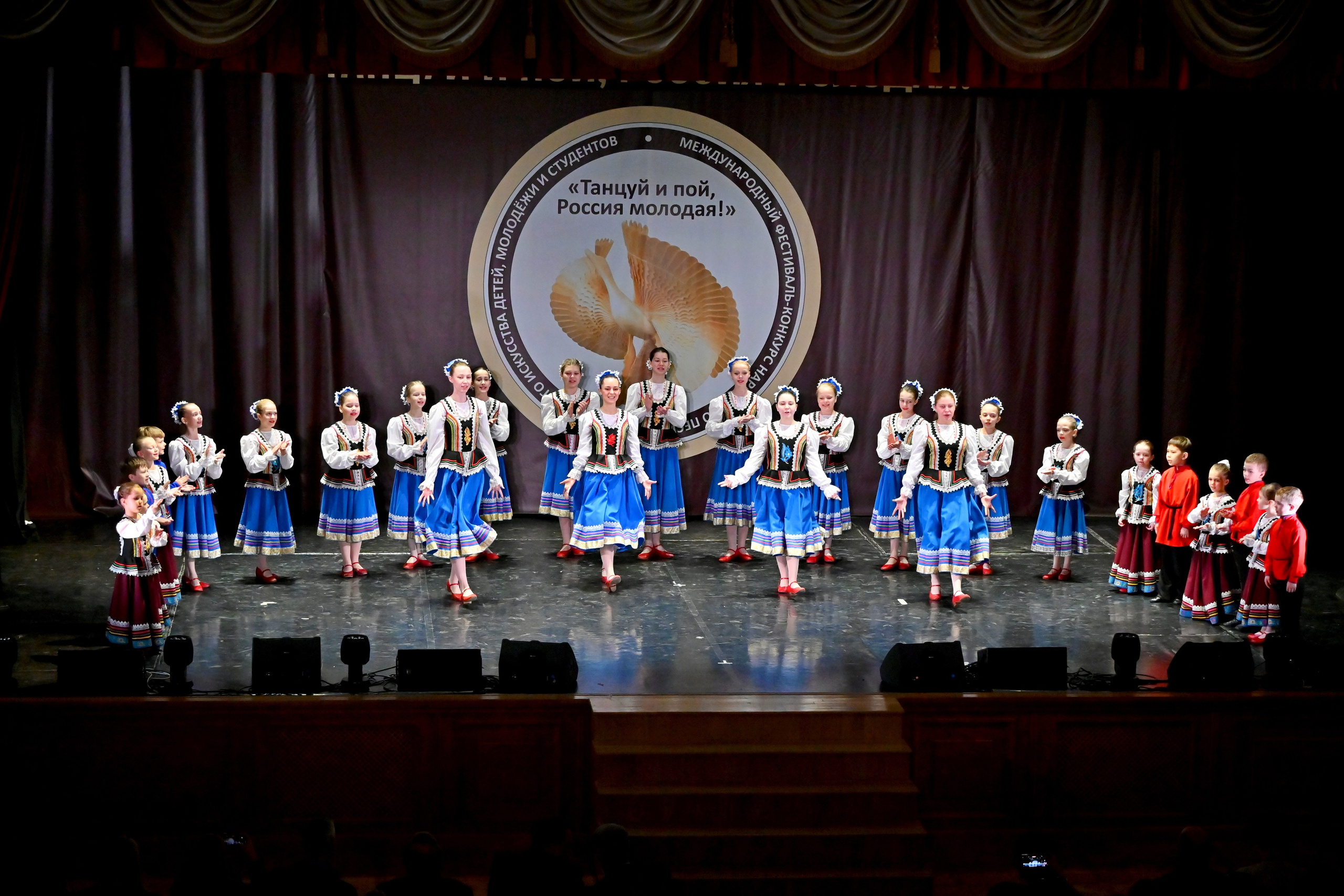 Гала-концерт. Танцуй и пой, Россия Молодая! 22.04.2024. Профессиональный фотограф в Москве Алёна Котова