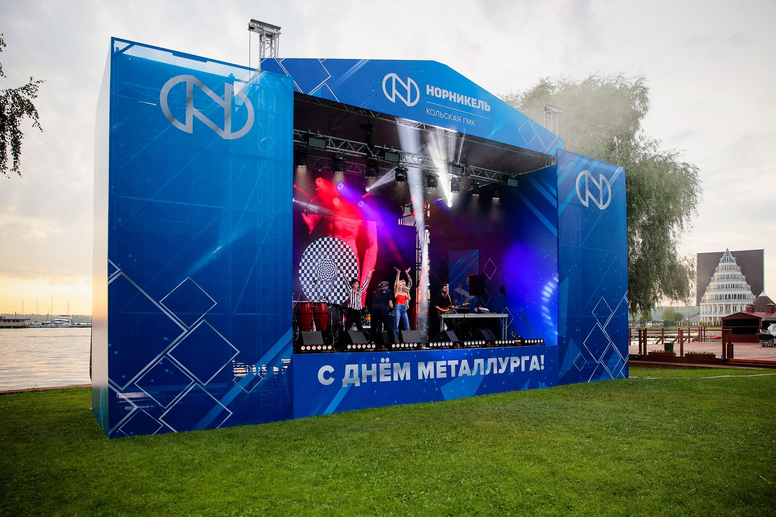 Backstage Чиж и Клава Кока. Фотограф Юрий Клим | Москва