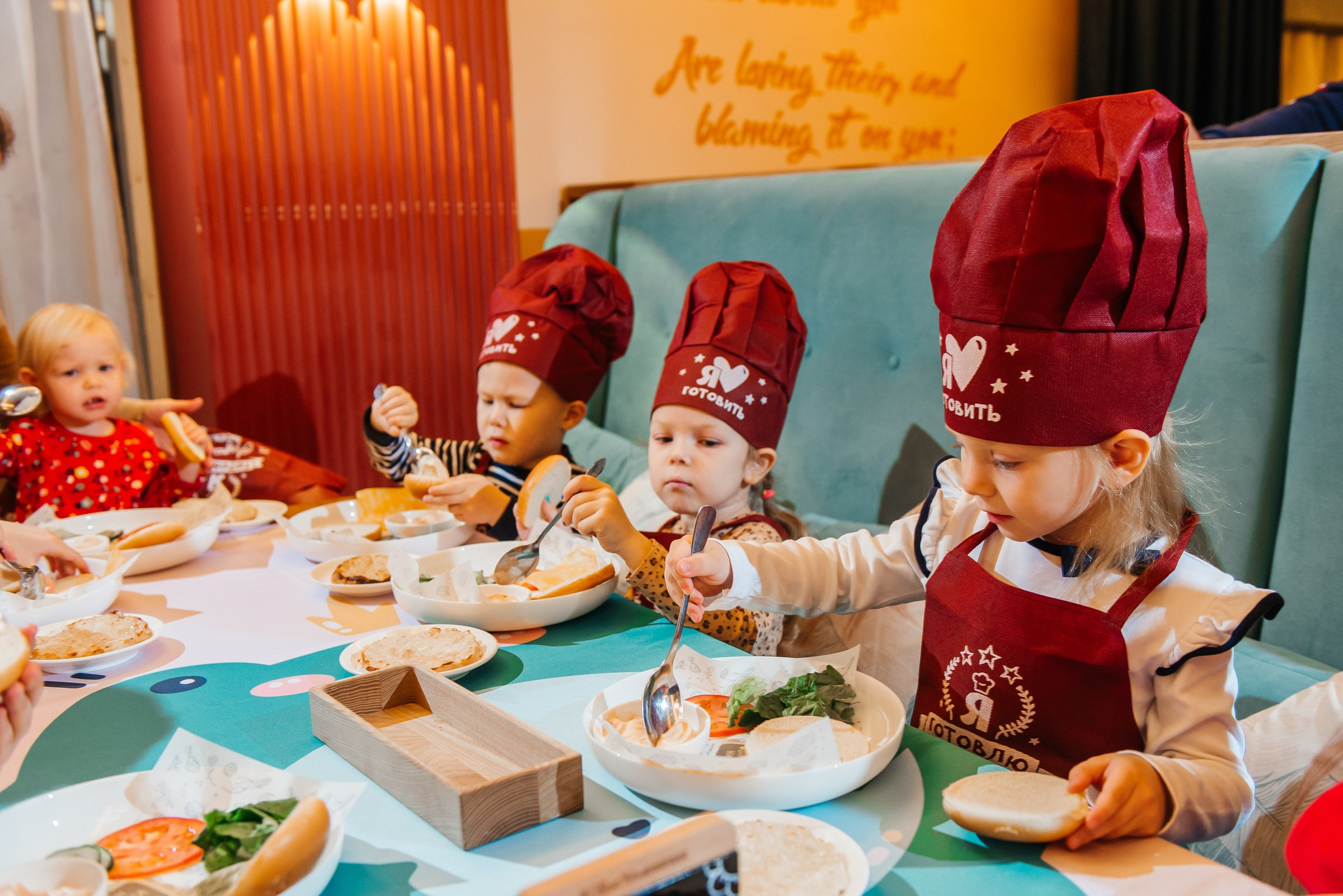 Детский фотограф на праздник в Екатеринбурге Ирина Смирнова. Профессиональный фотограф в Екатеринбурге Ирина Смирнова